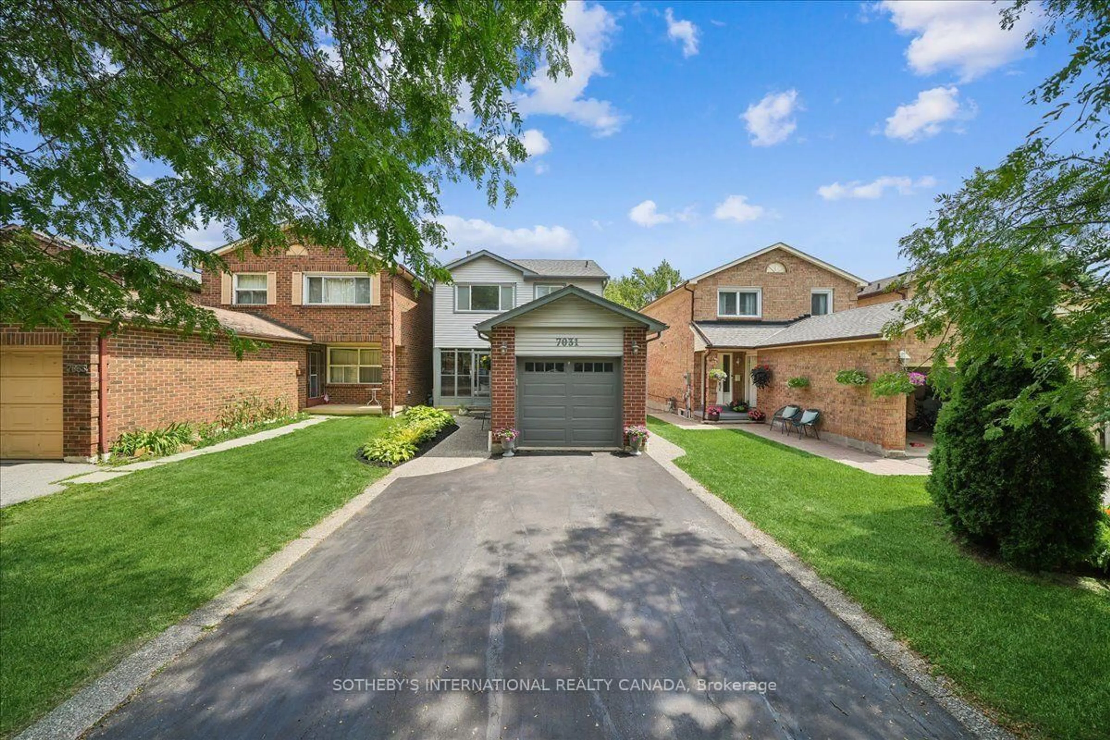 Home with brick exterior material, street for 7031 Tamar Mews, Mississauga Ontario L5N 3S2