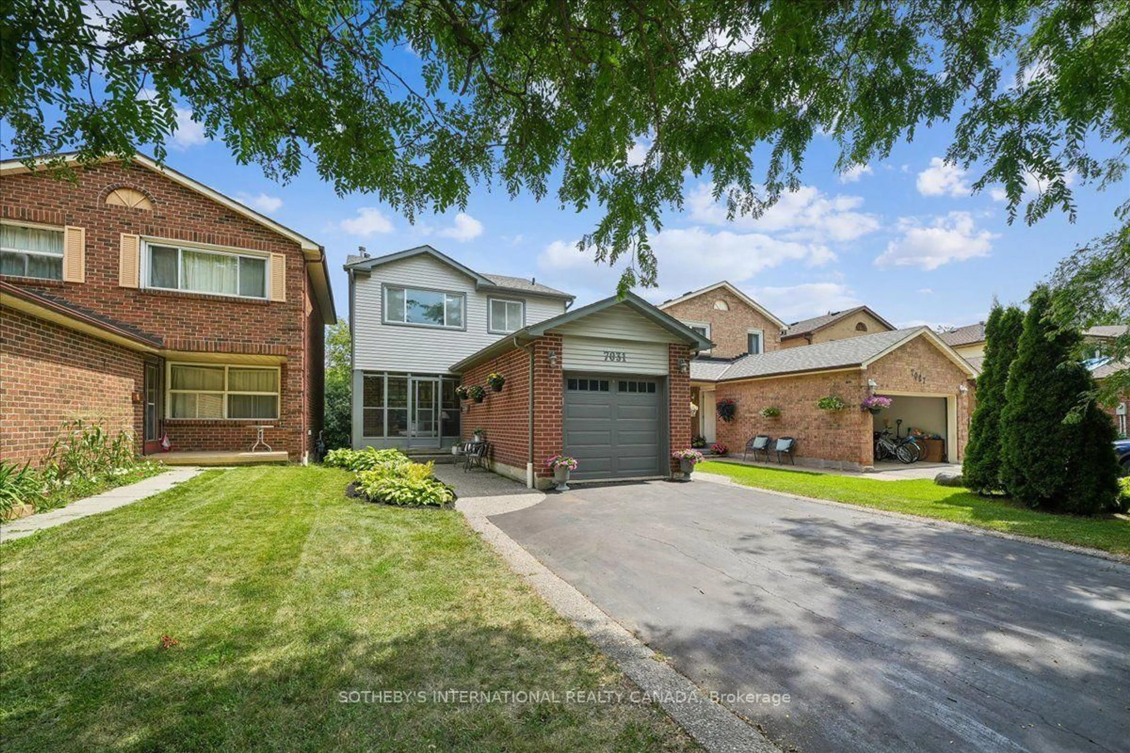 Home with brick exterior material, street for 7031 Tamar Mews, Mississauga Ontario L5N 3S2