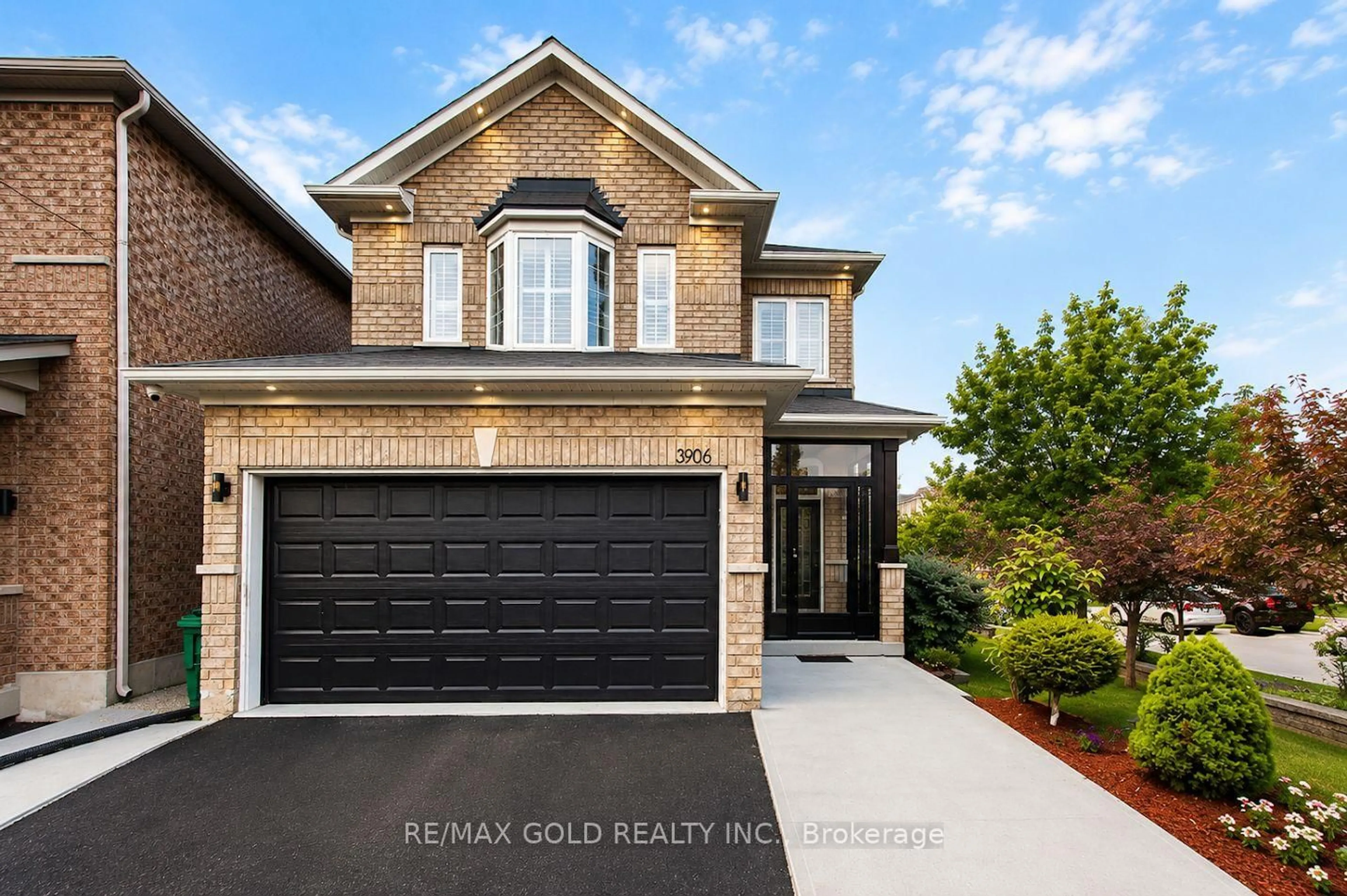 Home with brick exterior material, street for 3906 Passway Rd, Mississauga Ontario L5N 8P1