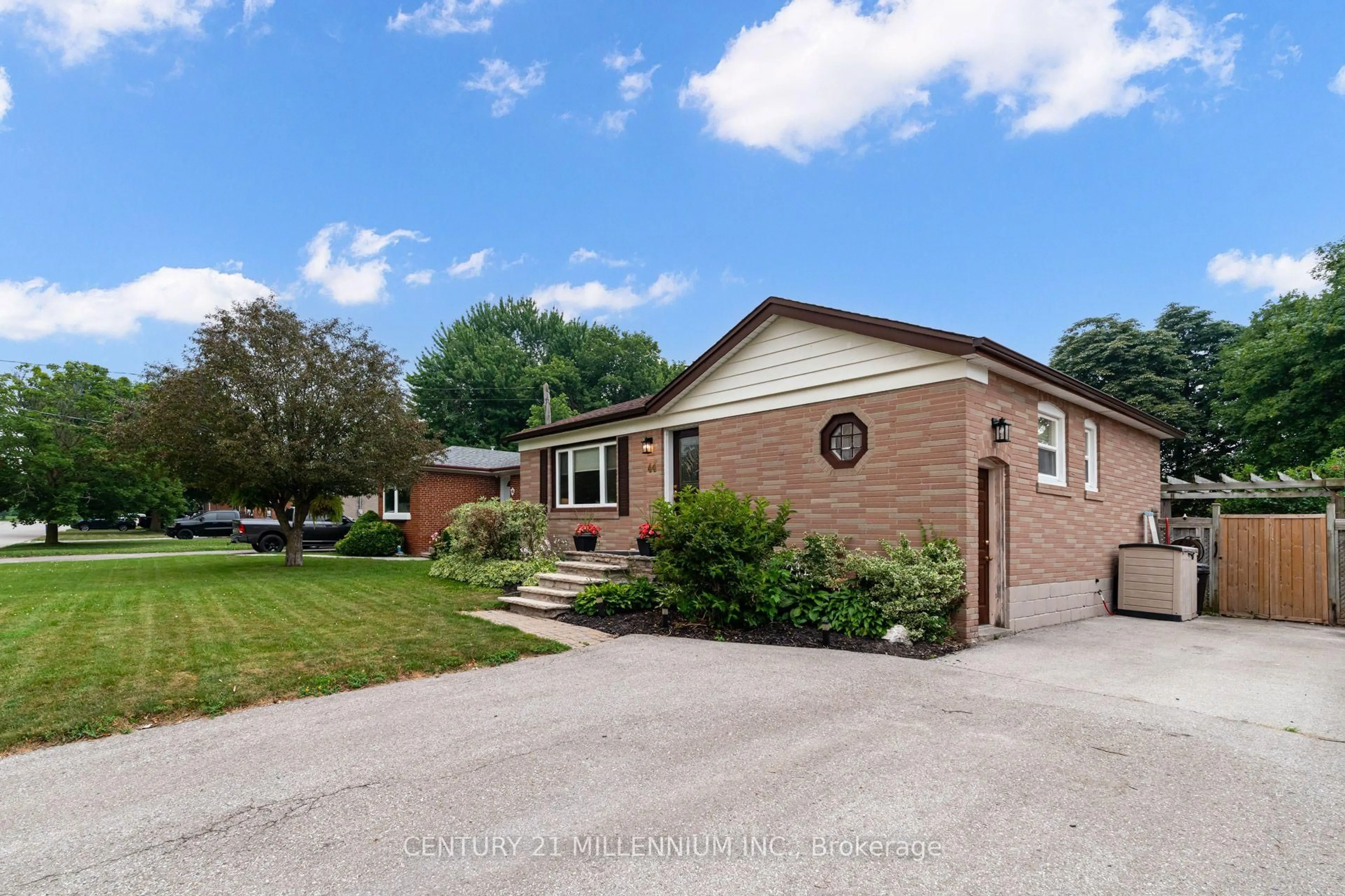 Home with brick exterior material, street for 44 Byron St, Halton Hills Ontario L7G 3W7