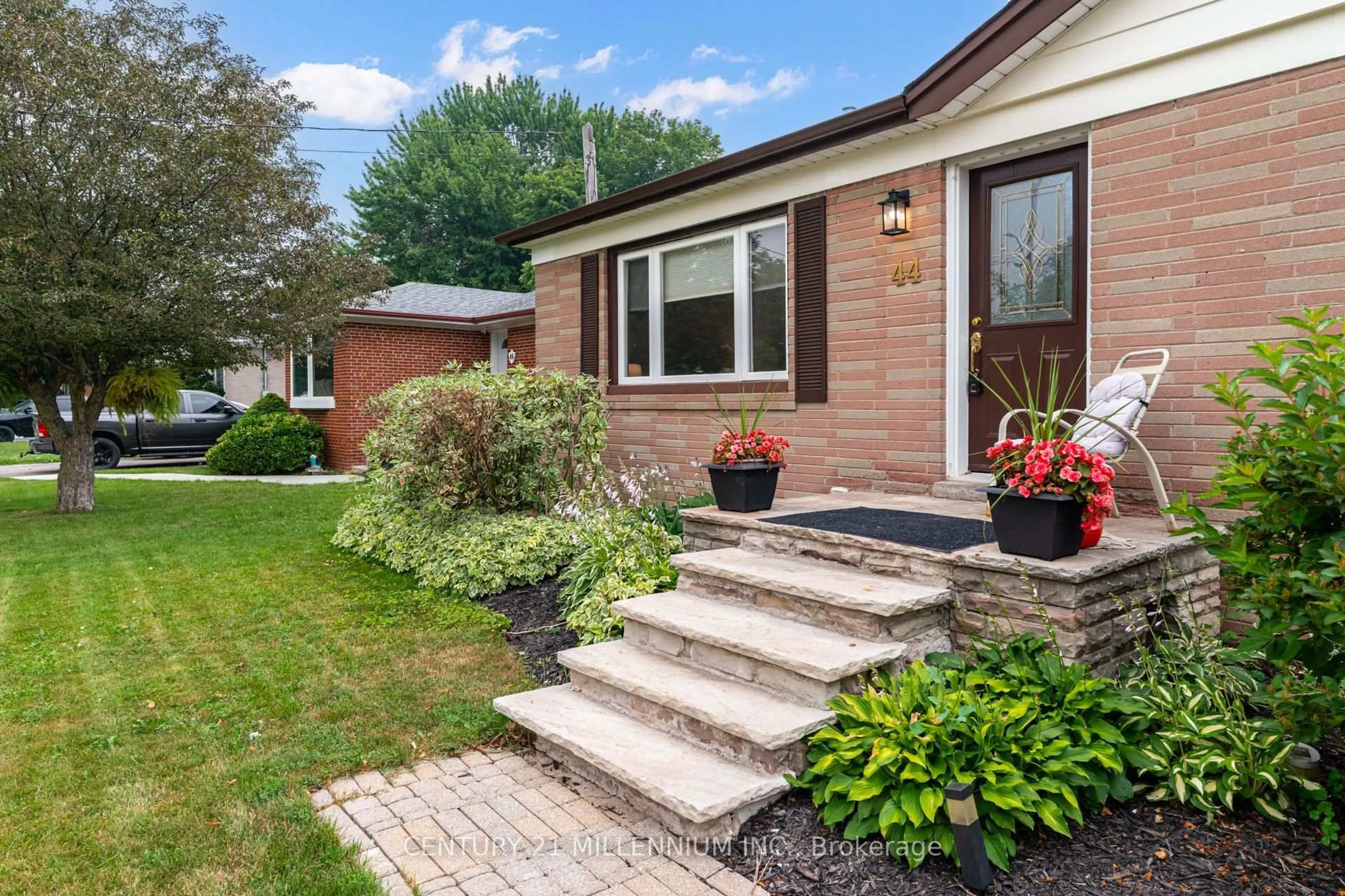 Home with brick exterior material, street for 44 Byron St, Halton Hills Ontario L7G 3W7