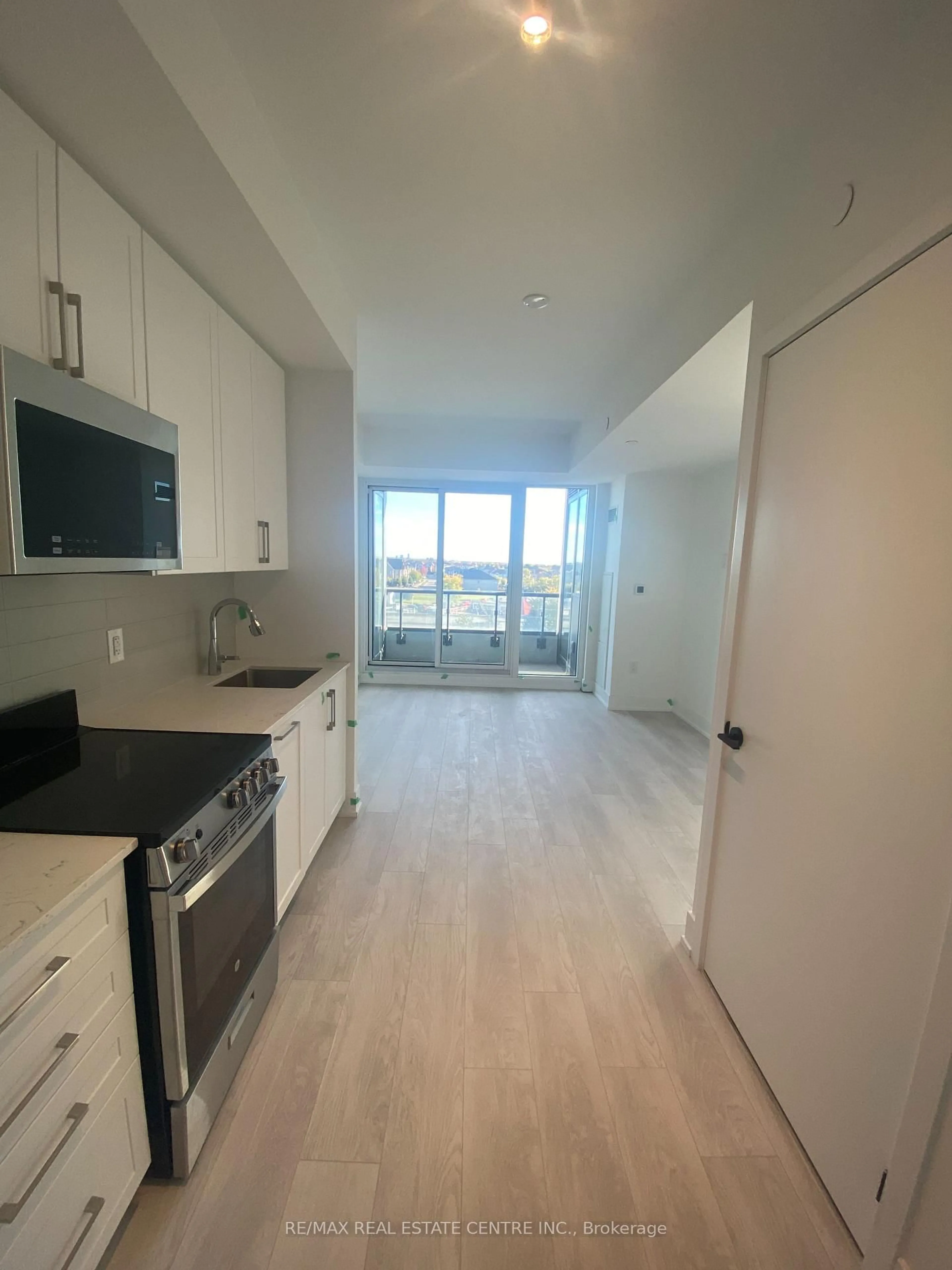 Standard kitchen, unknown for 2450 Old Bronte Rd #417, Oakville Ontario L6M 5P6