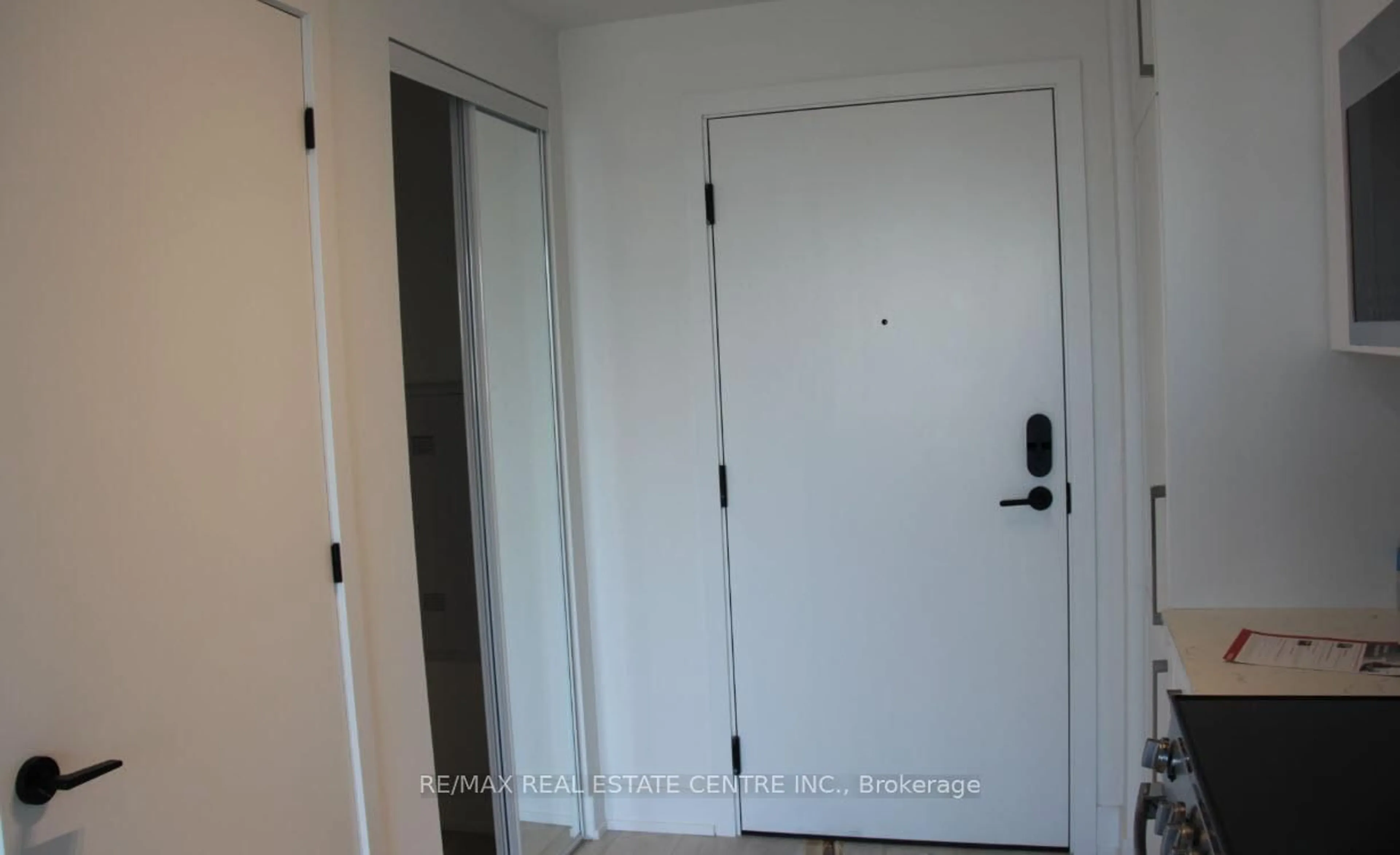 Indoor entryway for 2450 Old Bronte Rd #417, Oakville Ontario L6M 5P6