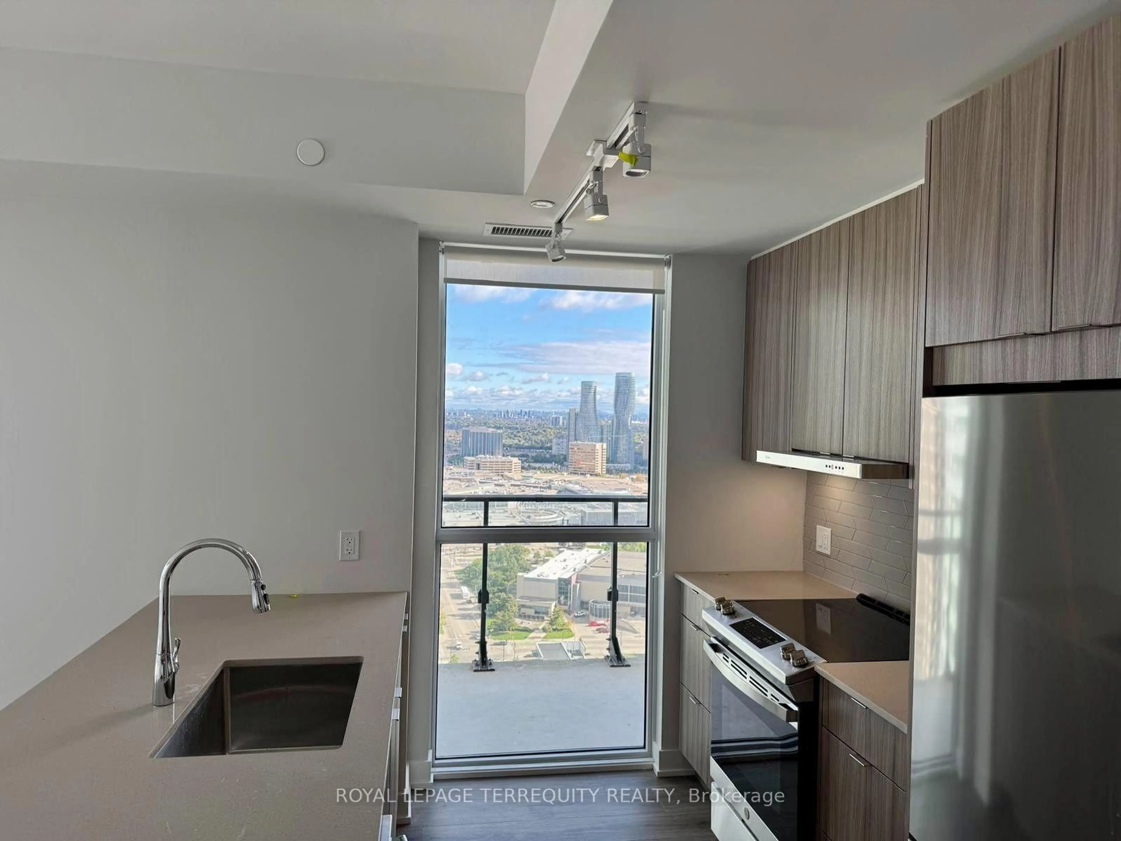 Standard kitchen, unknown for 4130 Parkside Village Dr #3004, Mississauga Ontario L5B 0L7
