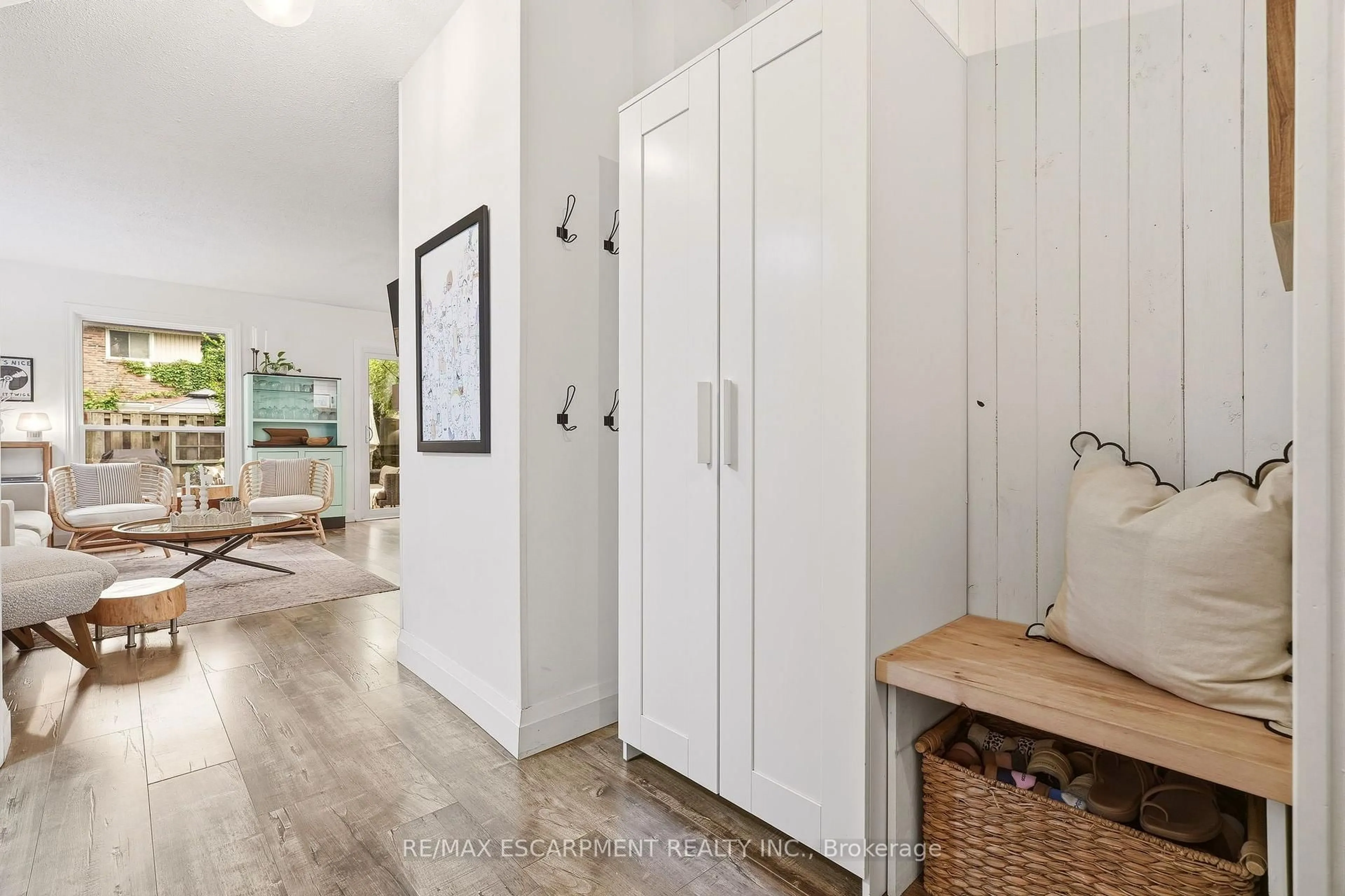 Indoor entryway for 660 Oxford Rd #58, Burlington Ontario L7N 3M1