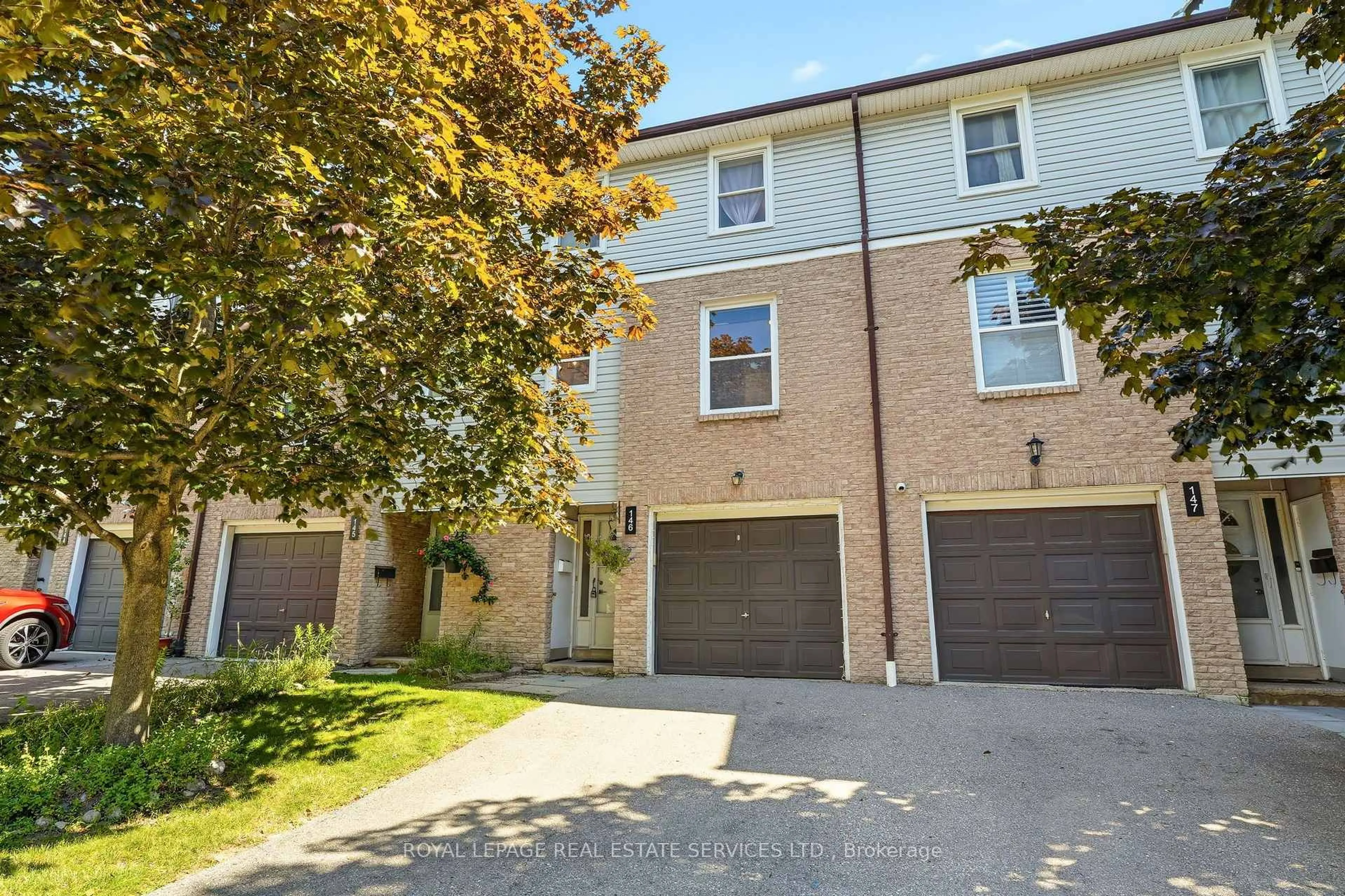 A pic from outside/outdoor area/front of a property/back of a property/a pic from drone, street for 2440 Bromsgrove Rd #146, Mississauga Ontario L5J 4J7
