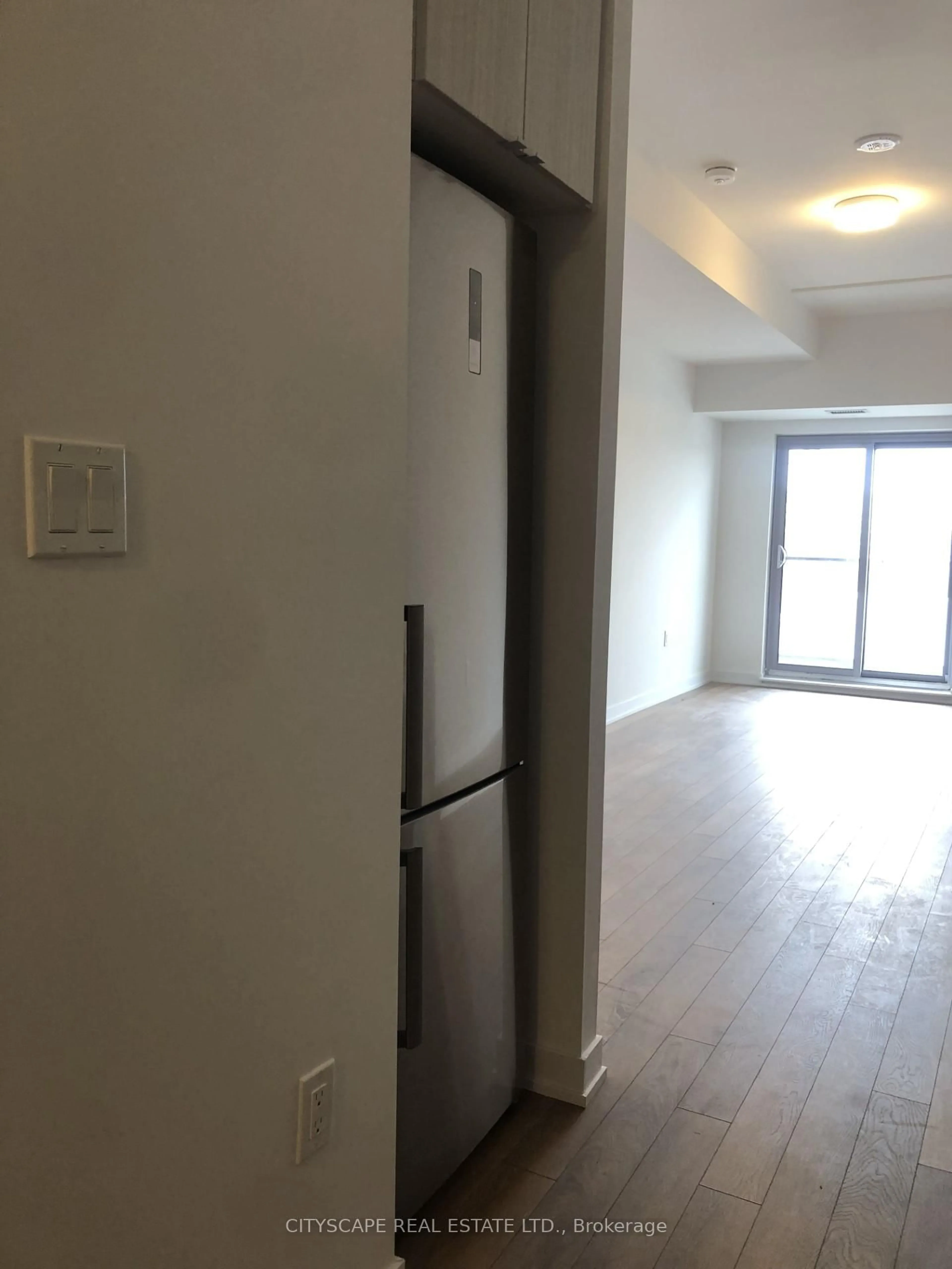 A pic of a room for 2433 Dufferin St #615, Toronto Ontario M6E 3T3