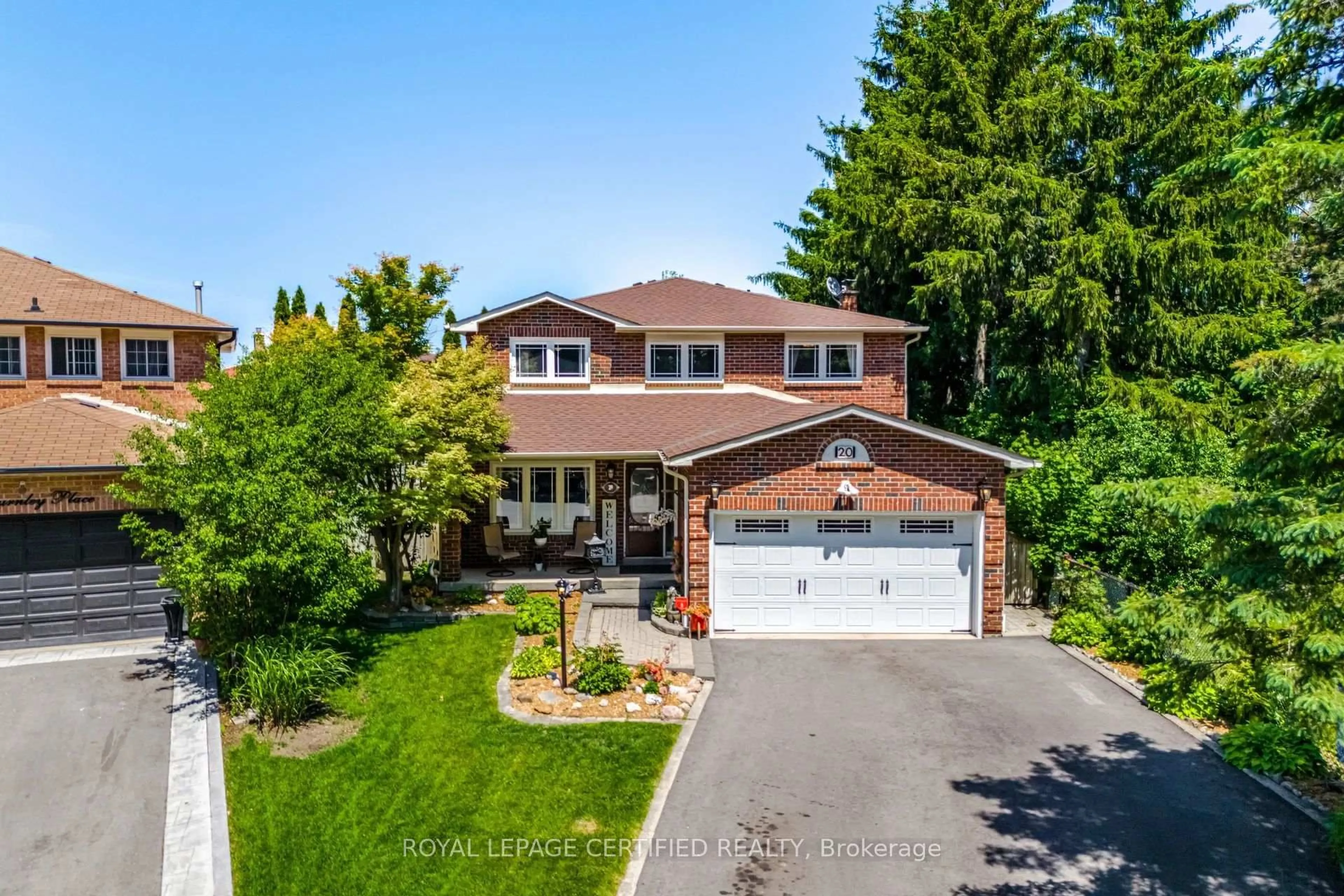 A pic from outside/outdoor area/front of a property/back of a property/a pic from drone, street for 20 Burnley Pl, Brampton Ontario L6Z 2T9