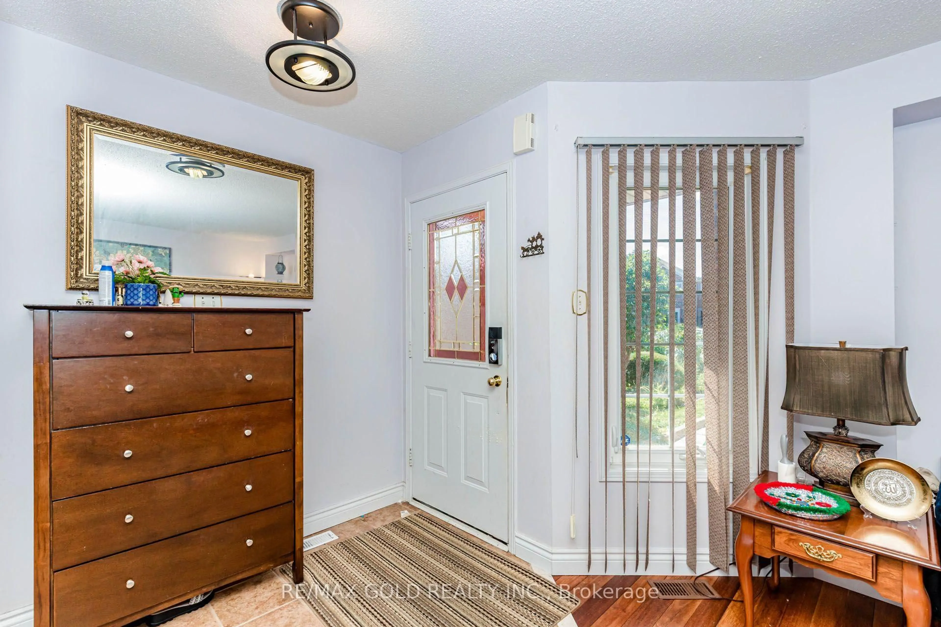 Indoor entryway for 12 Mccleave Cres, Brampton Ontario L6Y 4Z6