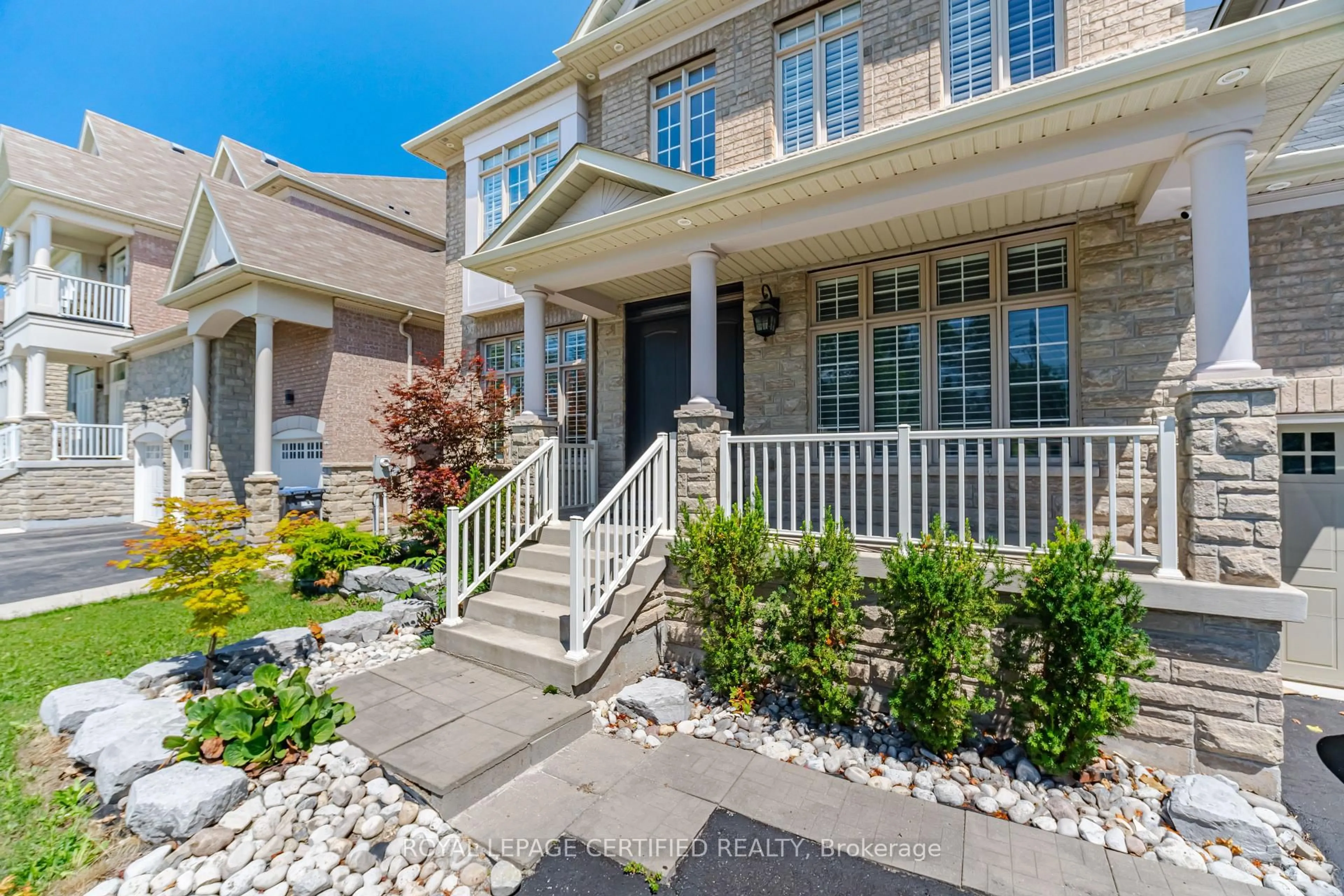 Home with vinyl exterior material, street for 8833 Creditview Rd, Brampton Ontario L6Y 0X3