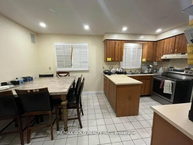 36 Windmill Blvd, Brampton 5