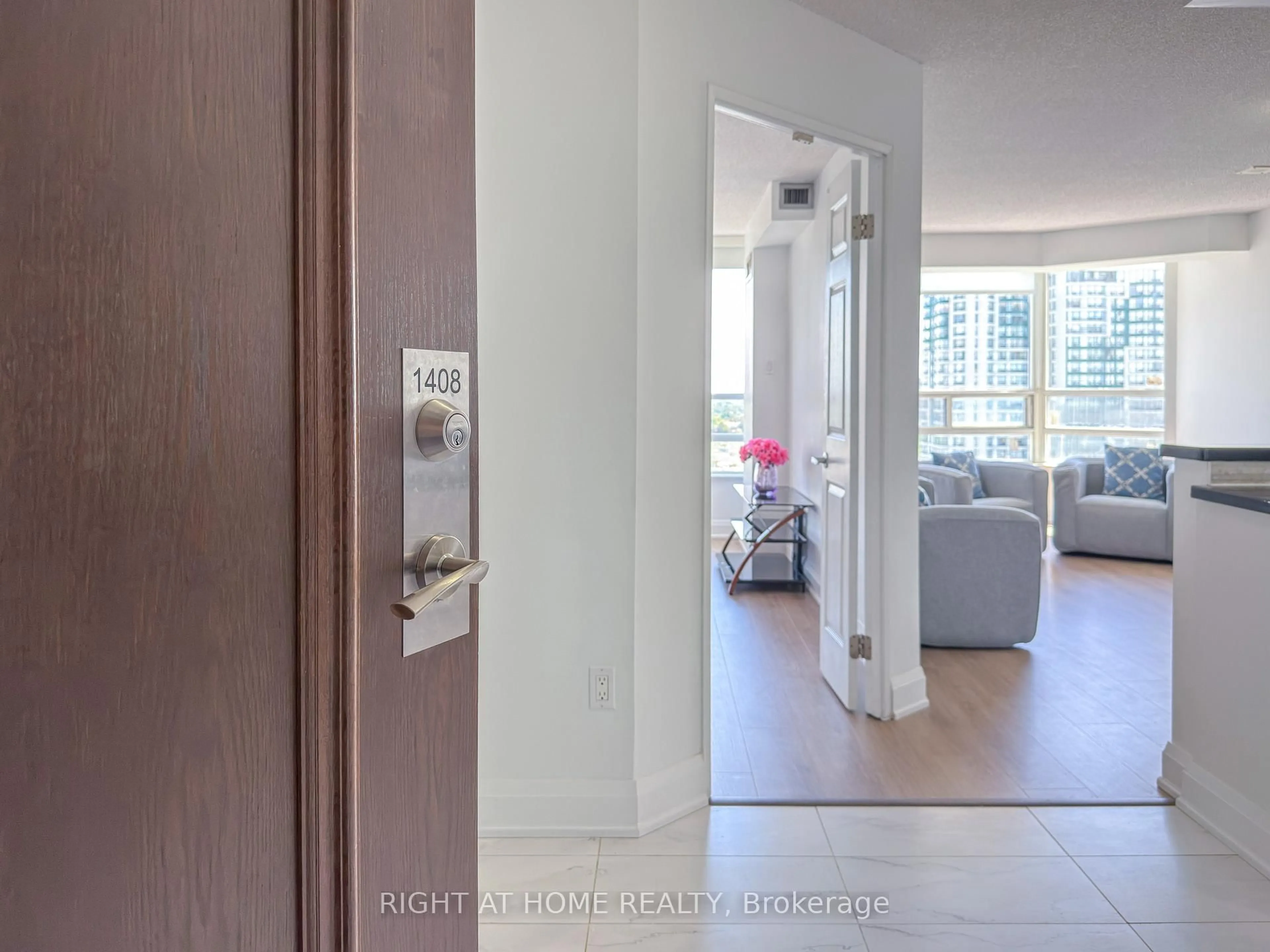 Indoor entryway for 50 Kingsbridge Garden Circ #1408, Mississauga Ontario L5R 1Y2