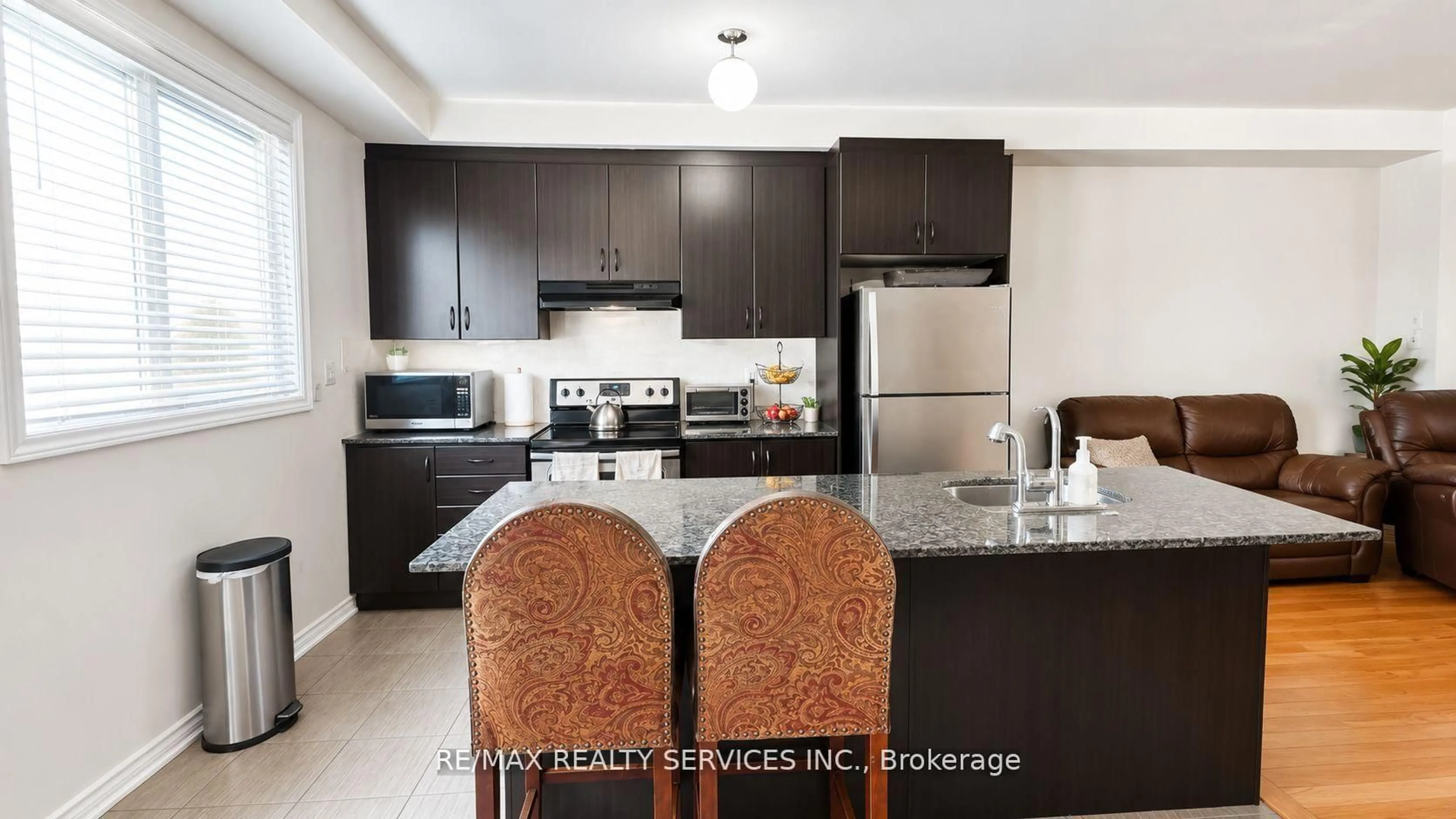 Open concept kitchen, ceramic/tile floor for 23 Sail Rd, Brampton Ontario L7A 4W7
