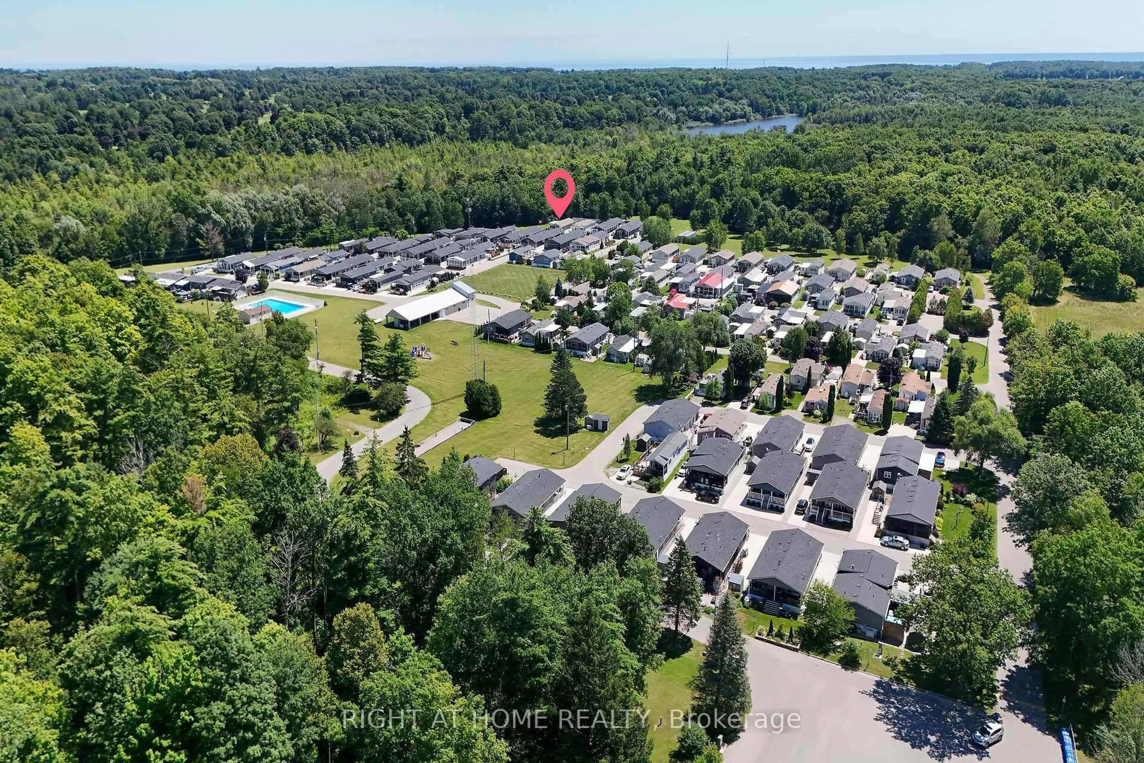 A pic from outside/outdoor area/front of a property/back of a property/a pic from drone, mountain view for 4449 Milburough Line #5 Beech Street, Burlington Ontario L7P 0C5