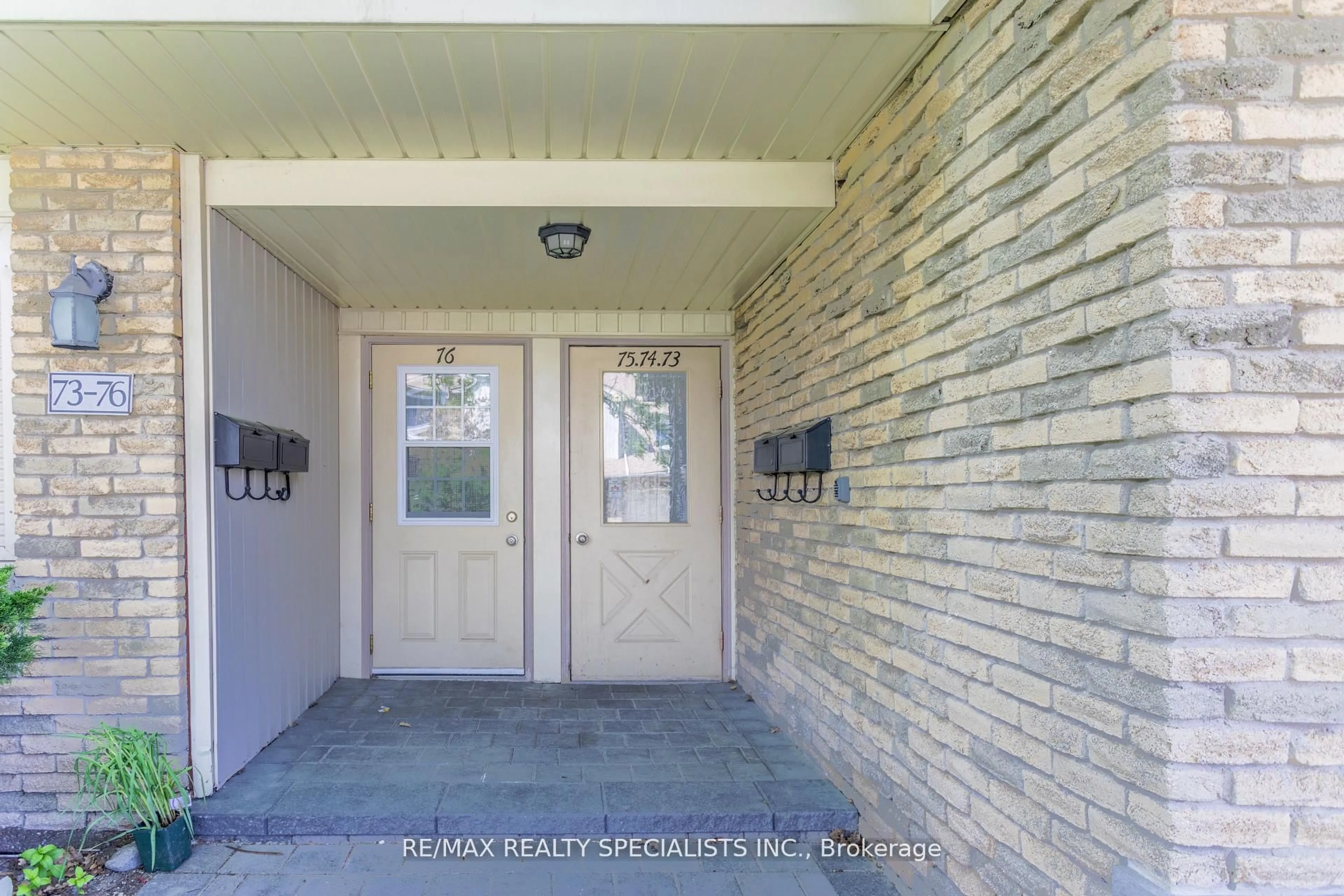 Indoor entryway for 6797 Formentera Ave #75, Mississauga Ontario L5N 2L6