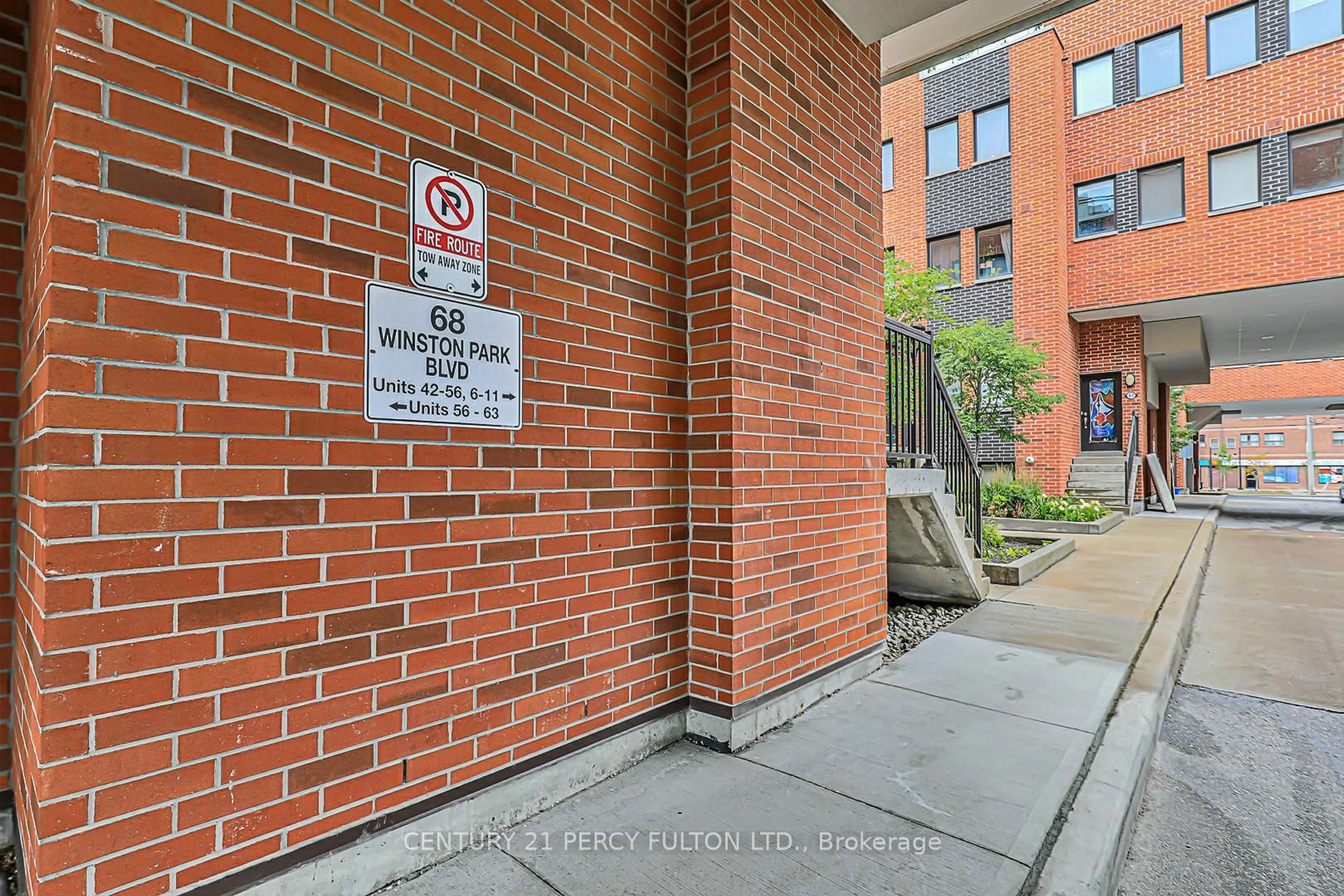 Patio, street for 68 Winston Park Blvd #7, Toronto Ontario M3K 1C3