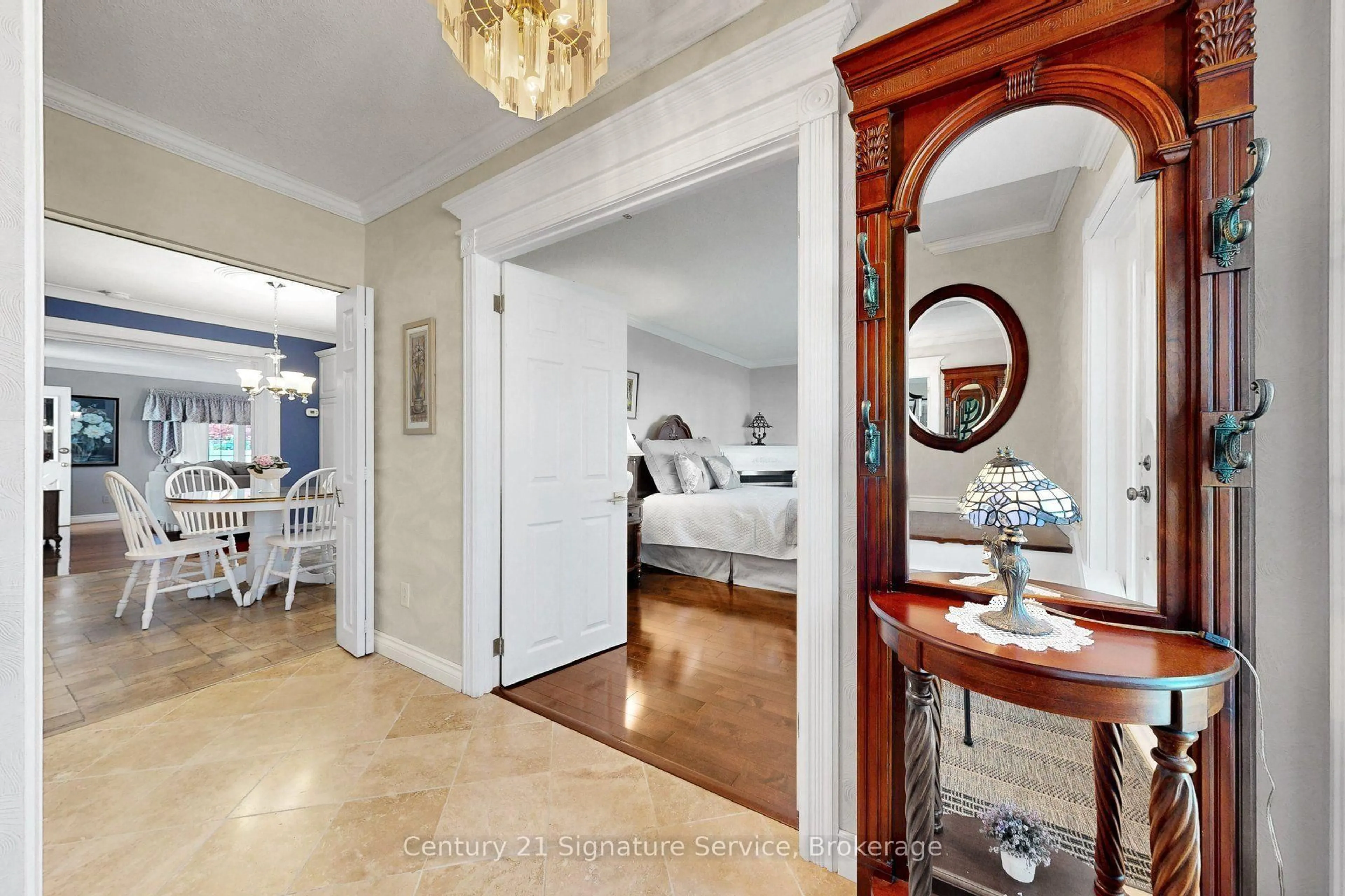 Indoor entryway for 53 Duncan Bull Dr, Brampton Ontario L6W 1H5