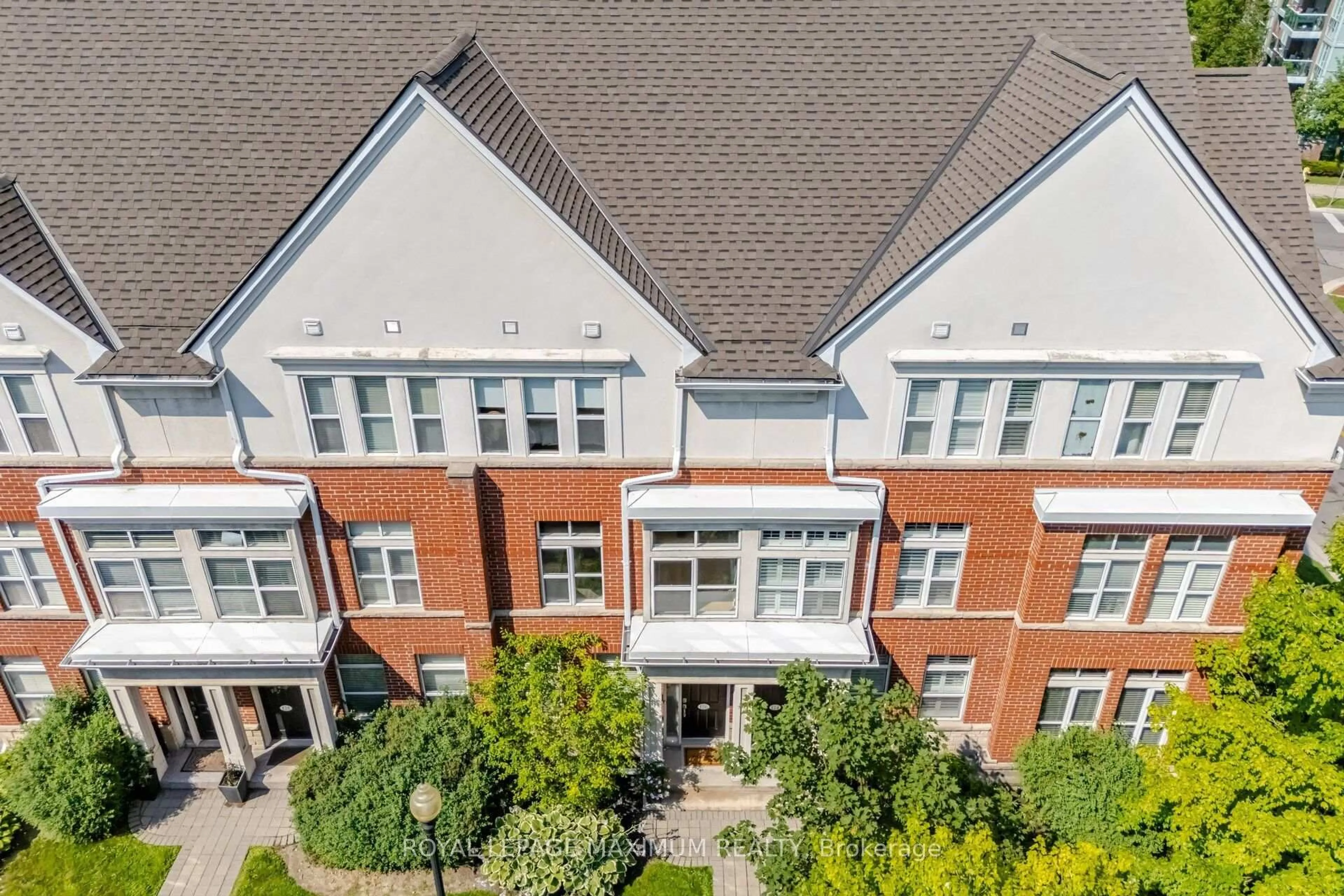 A pic from outside/outdoor area/front of a property/back of a property/a pic from drone, unknown for 126 Resurrection Rd, Toronto Ontario M9A 5H1