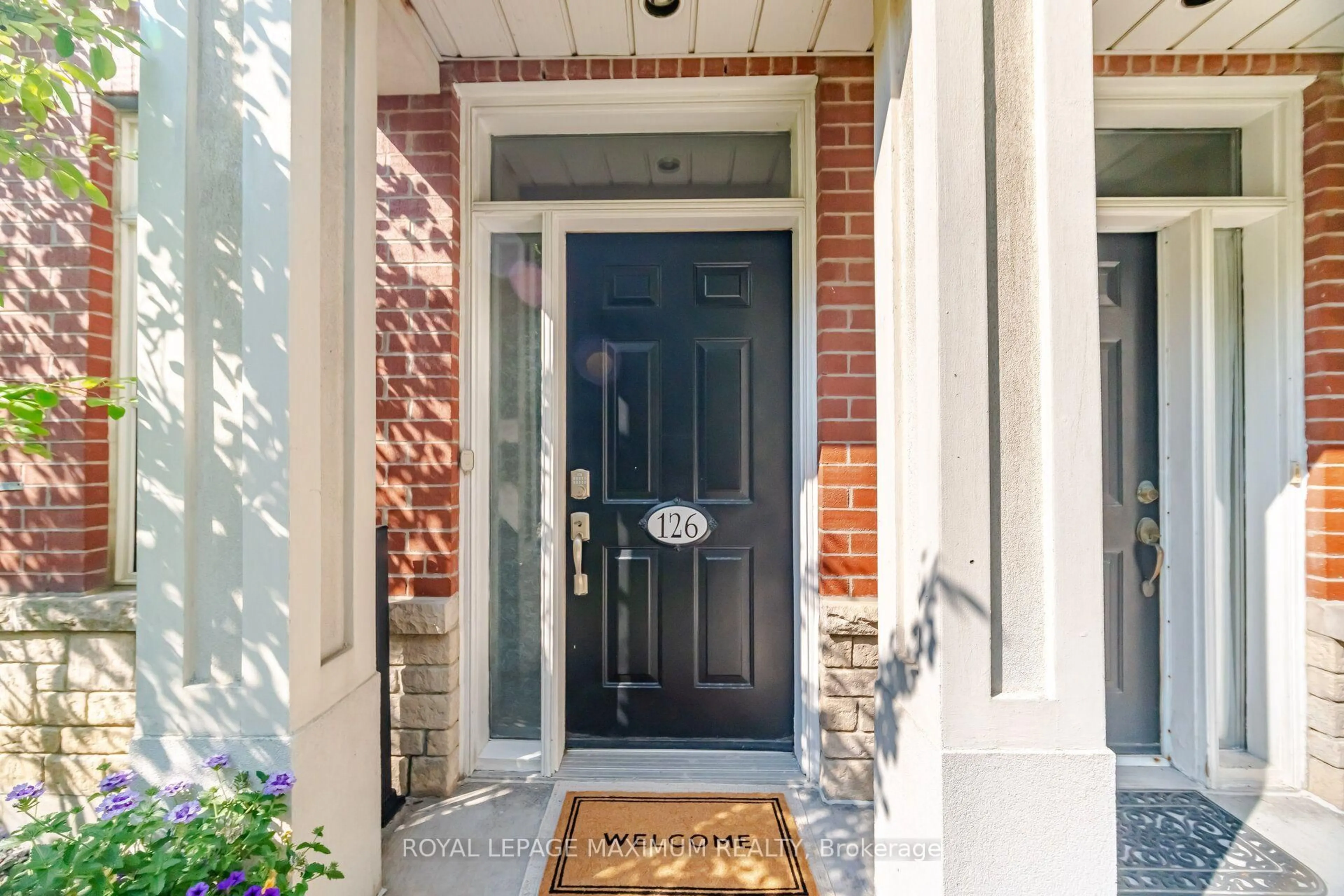 Indoor entryway for 126 Resurrection Rd, Toronto Ontario M9A 5H1