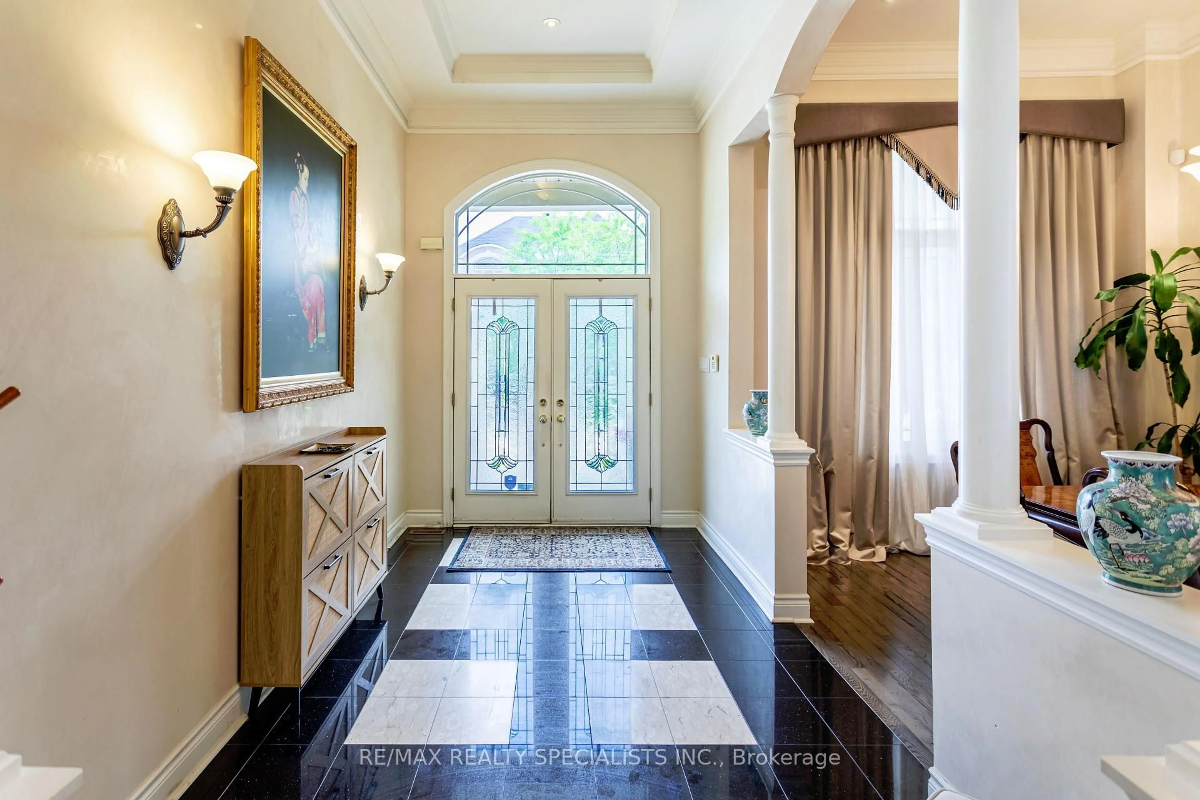 Indoor entryway for 3 Fogerty St, Brampton Ontario L6Y 5K3