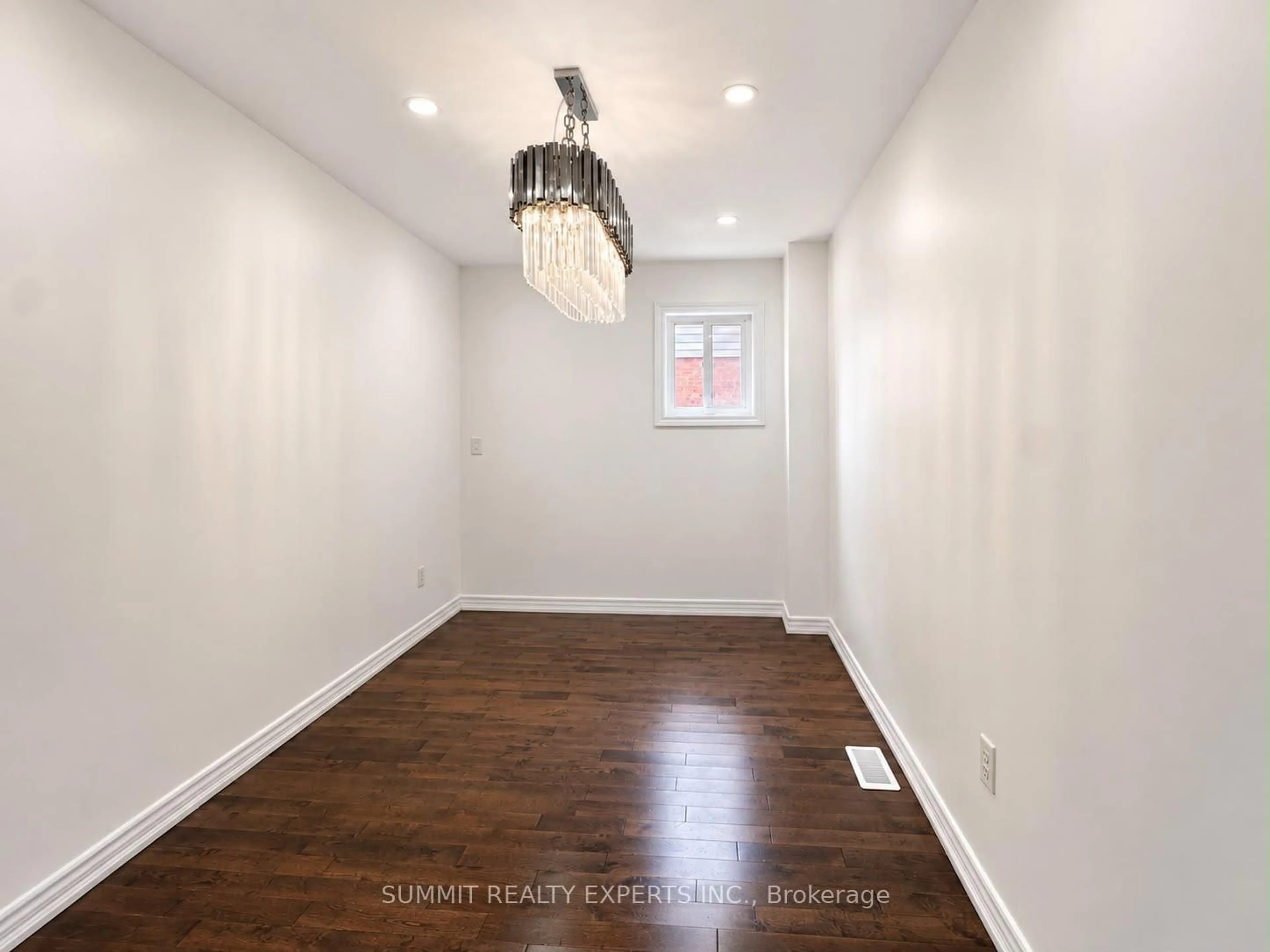 A pic of a room for 25 Deforest Dr, Brampton Ontario L7A 2Y1