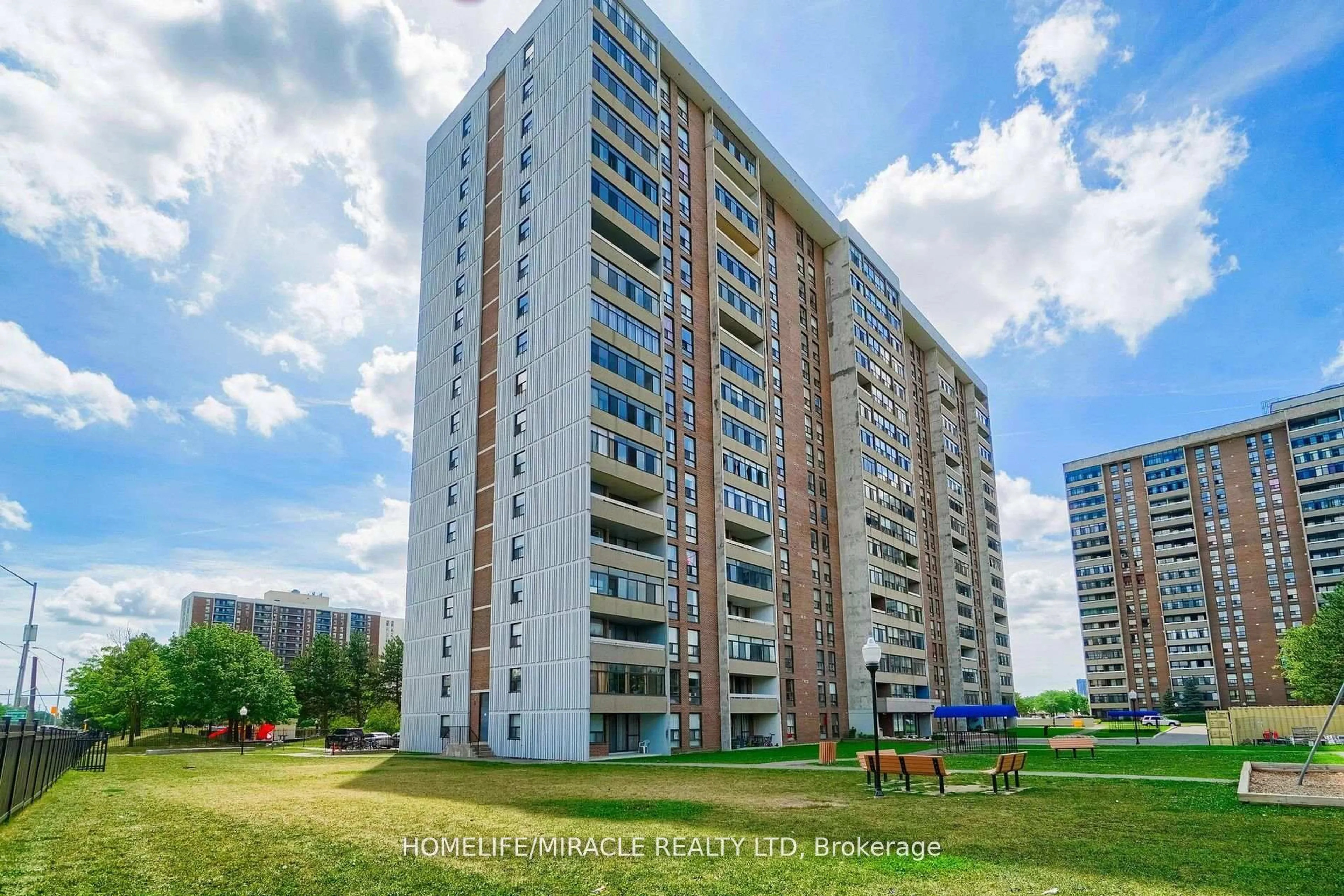A pic from outside/outdoor area/front of a property/back of a property/a pic from drone, building for 25 Kensington Rd #608, Brampton Ontario L6T 3W8