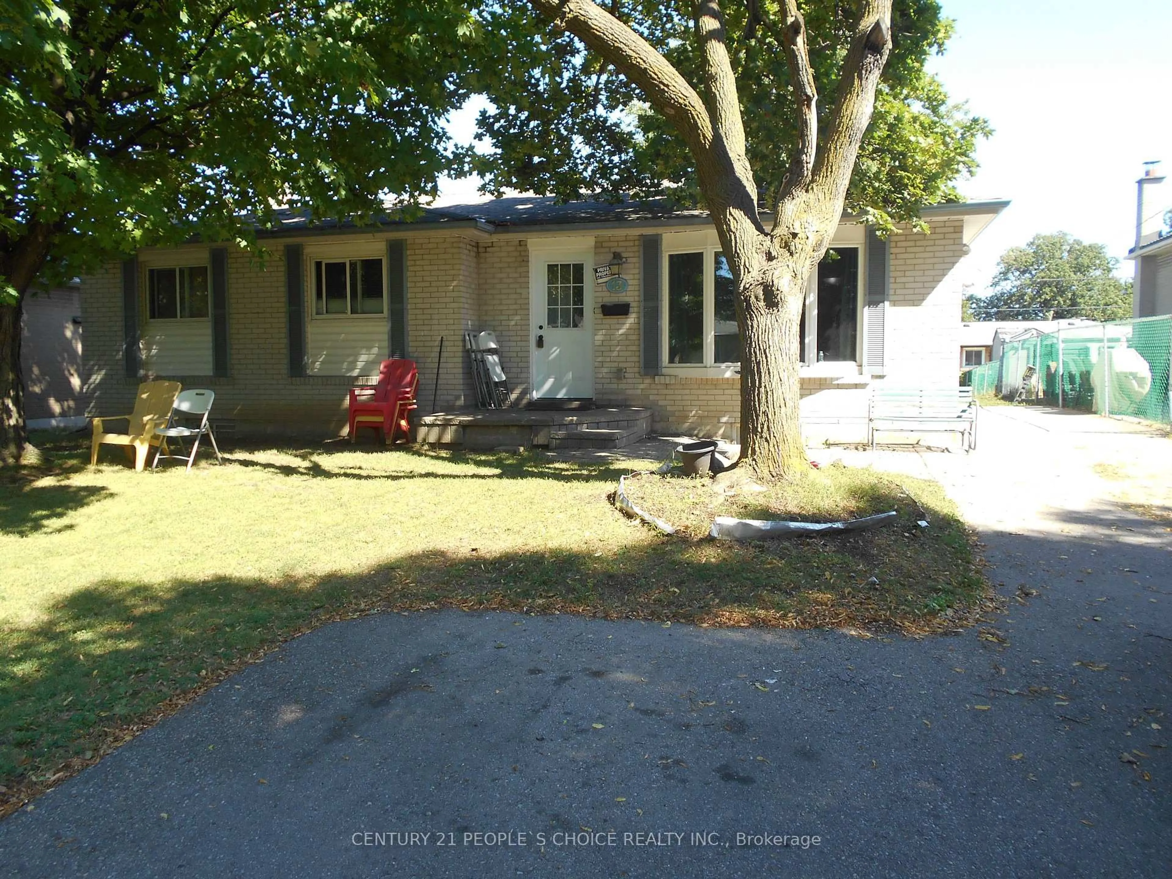 A pic from outside/outdoor area/front of a property/back of a property/a pic from drone, street for 13 Brookdale Cres, Brampton Ontario L6T 1M8