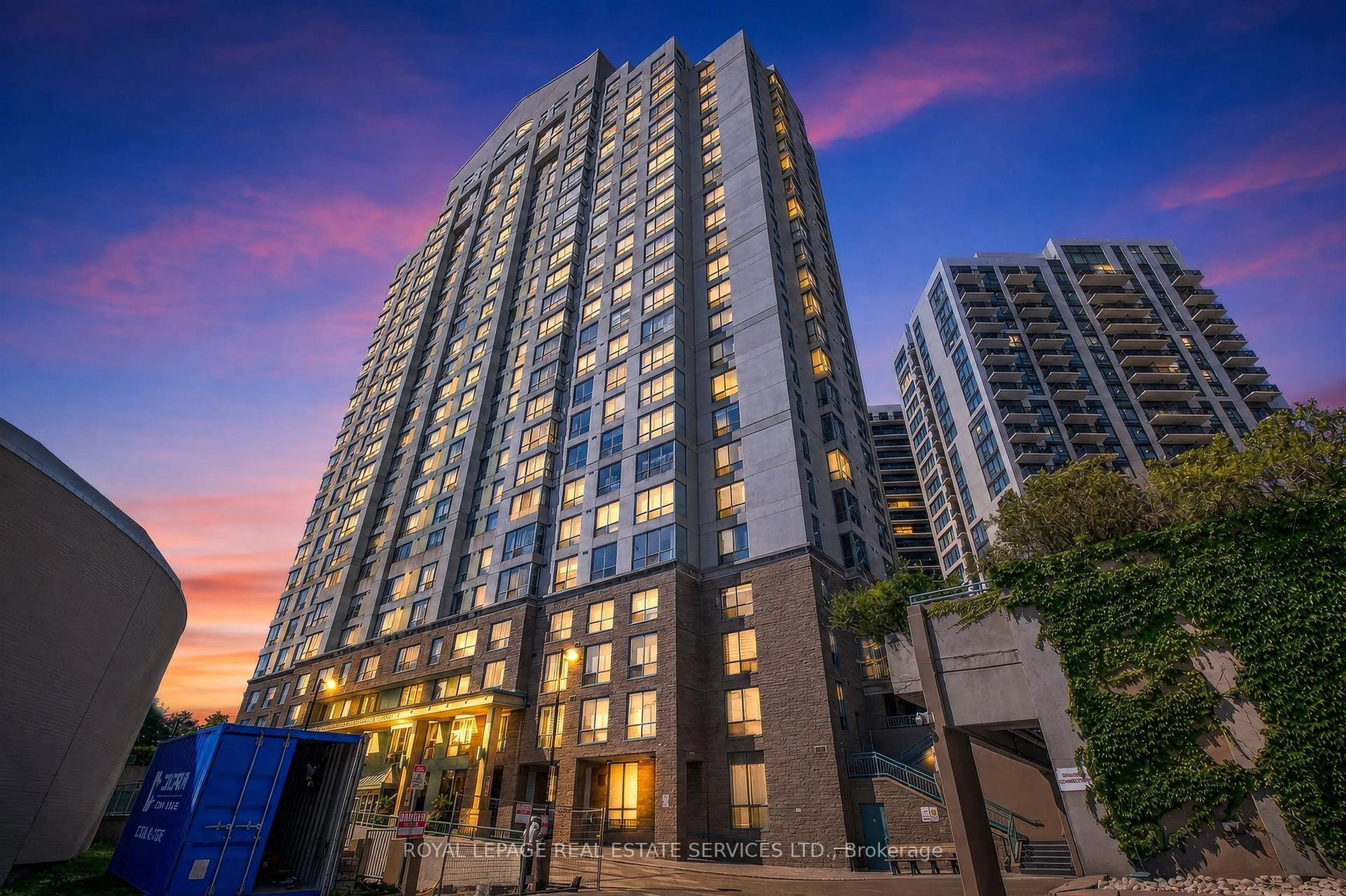 Patio, building for 101 Subway Cres #1711, Toronto Ontario M9B 6K4