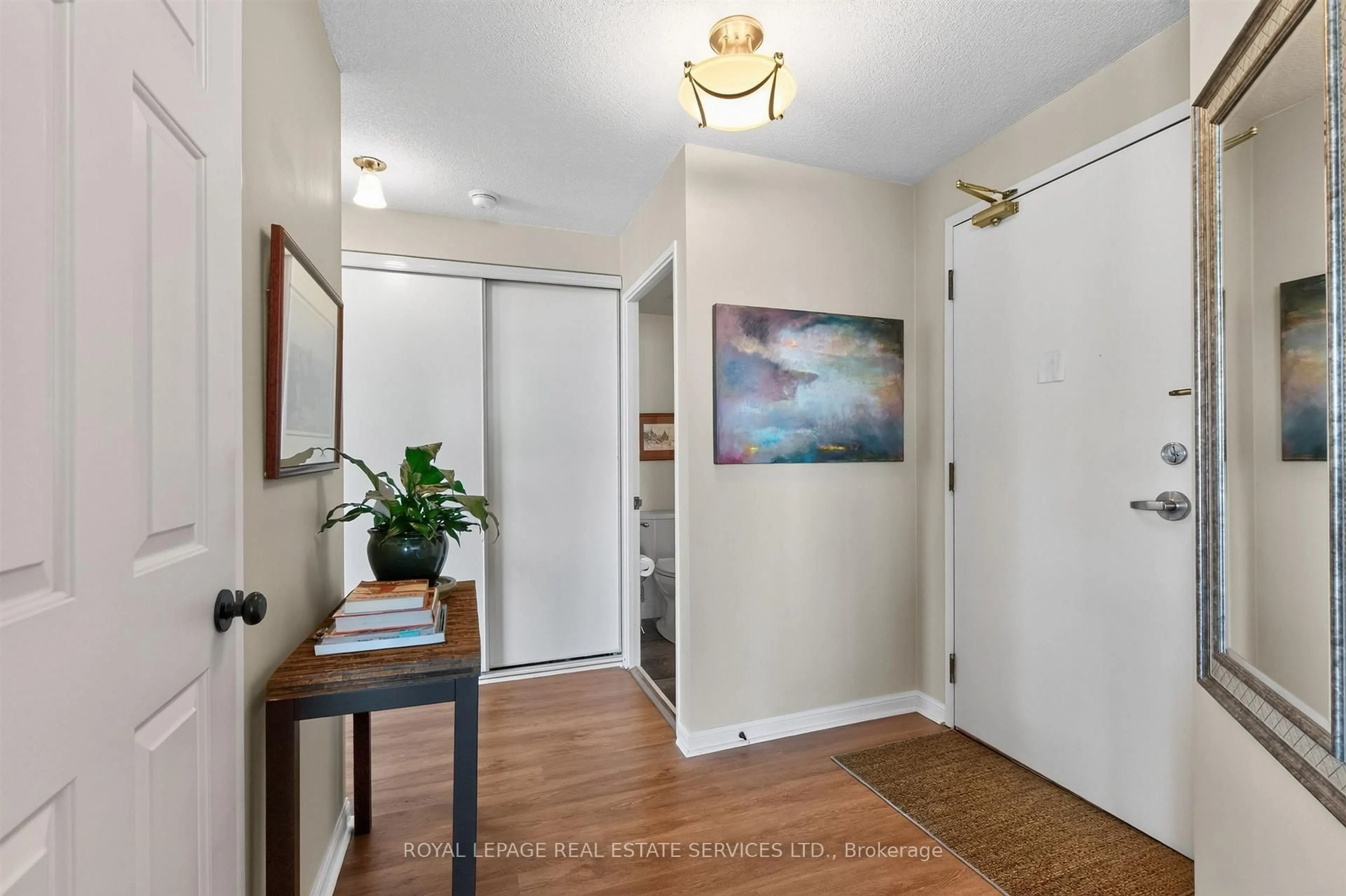 Indoor entryway for 101 Subway Cres #1711, Toronto Ontario M9B 6K4
