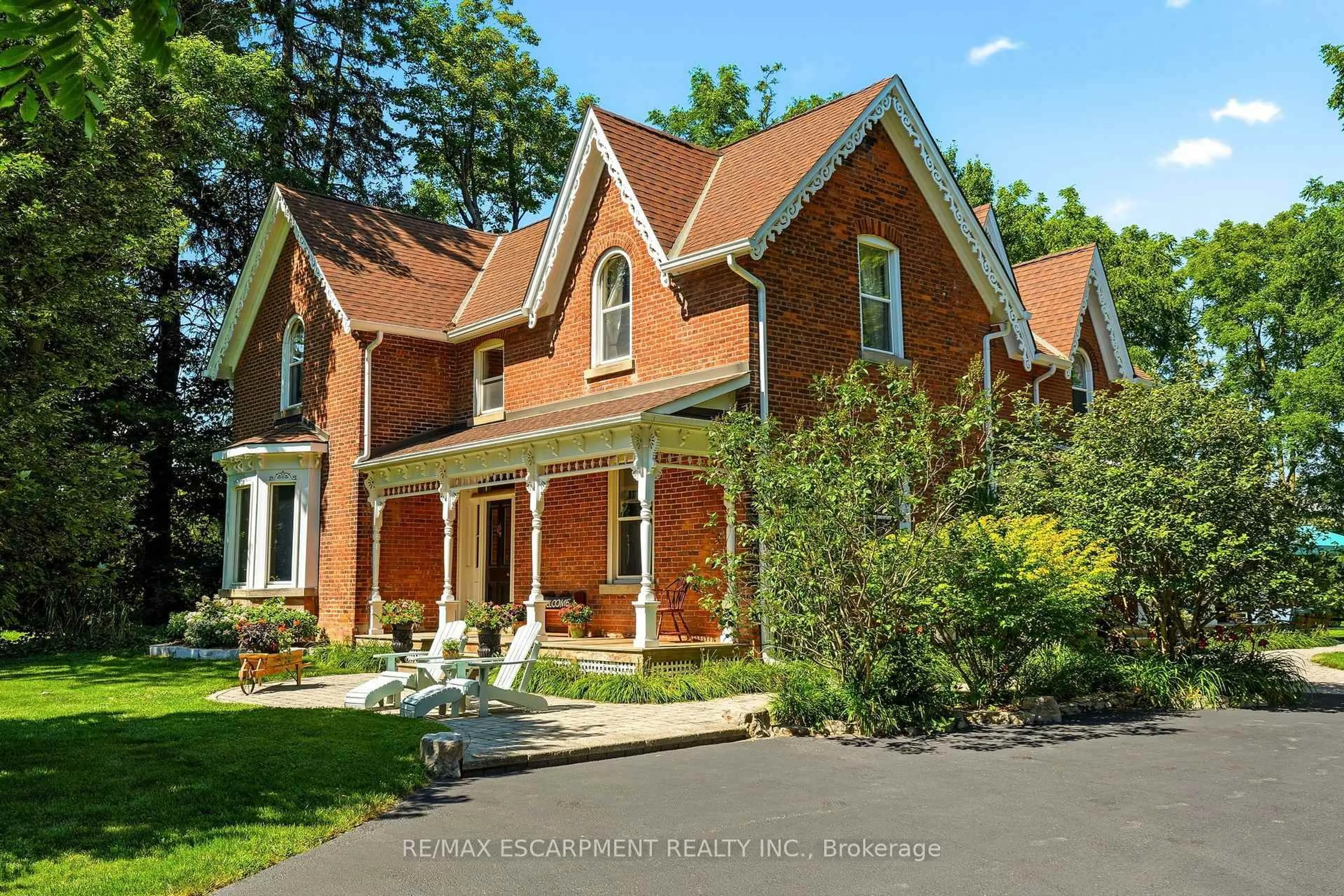 Home with brick exterior material, street for 5515 BLIND Line, Burlington Ontario L7P 0B1