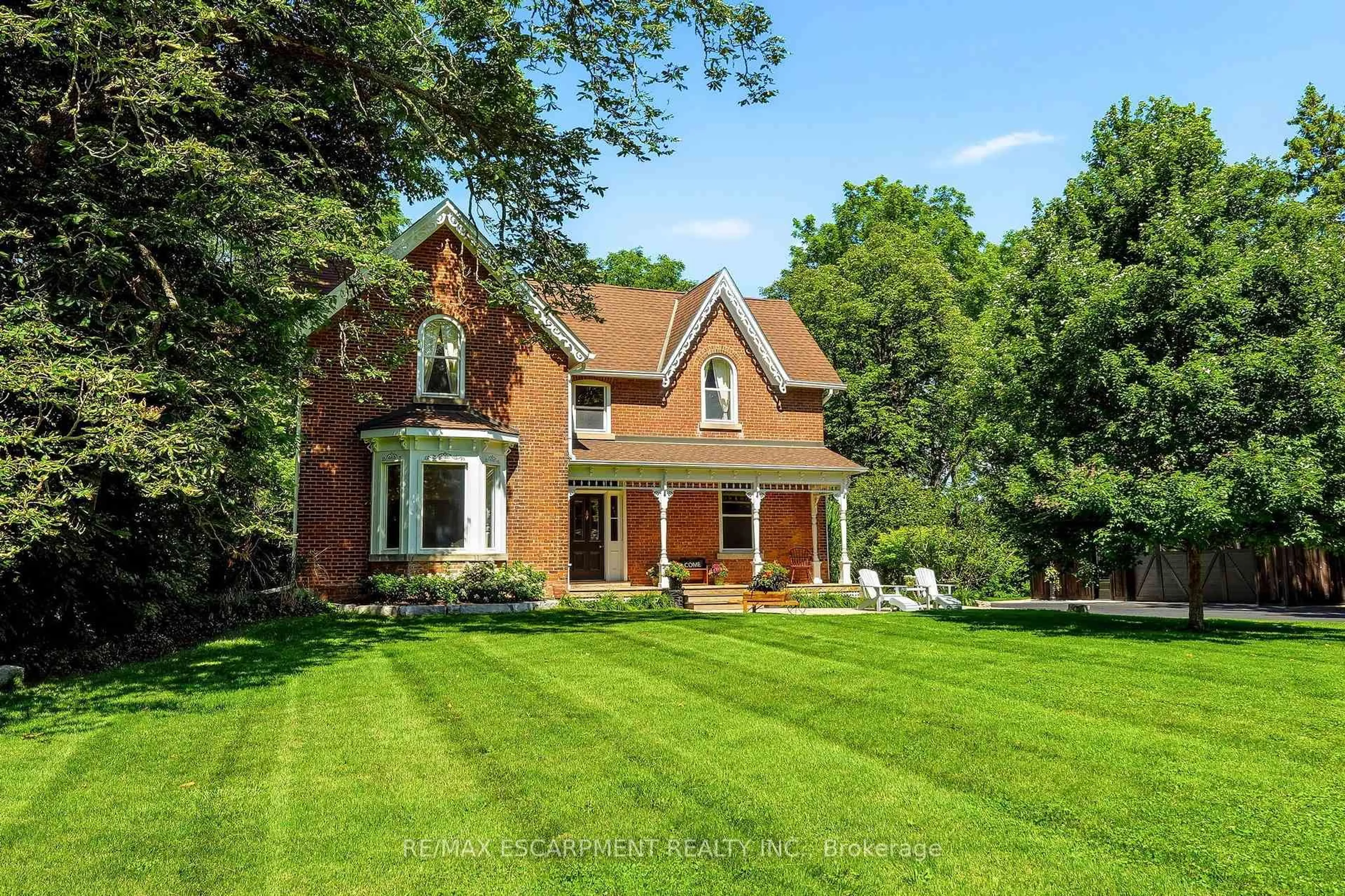 Home with brick exterior material, street for 5515 BLIND Line, Burlington Ontario L7P 0B1