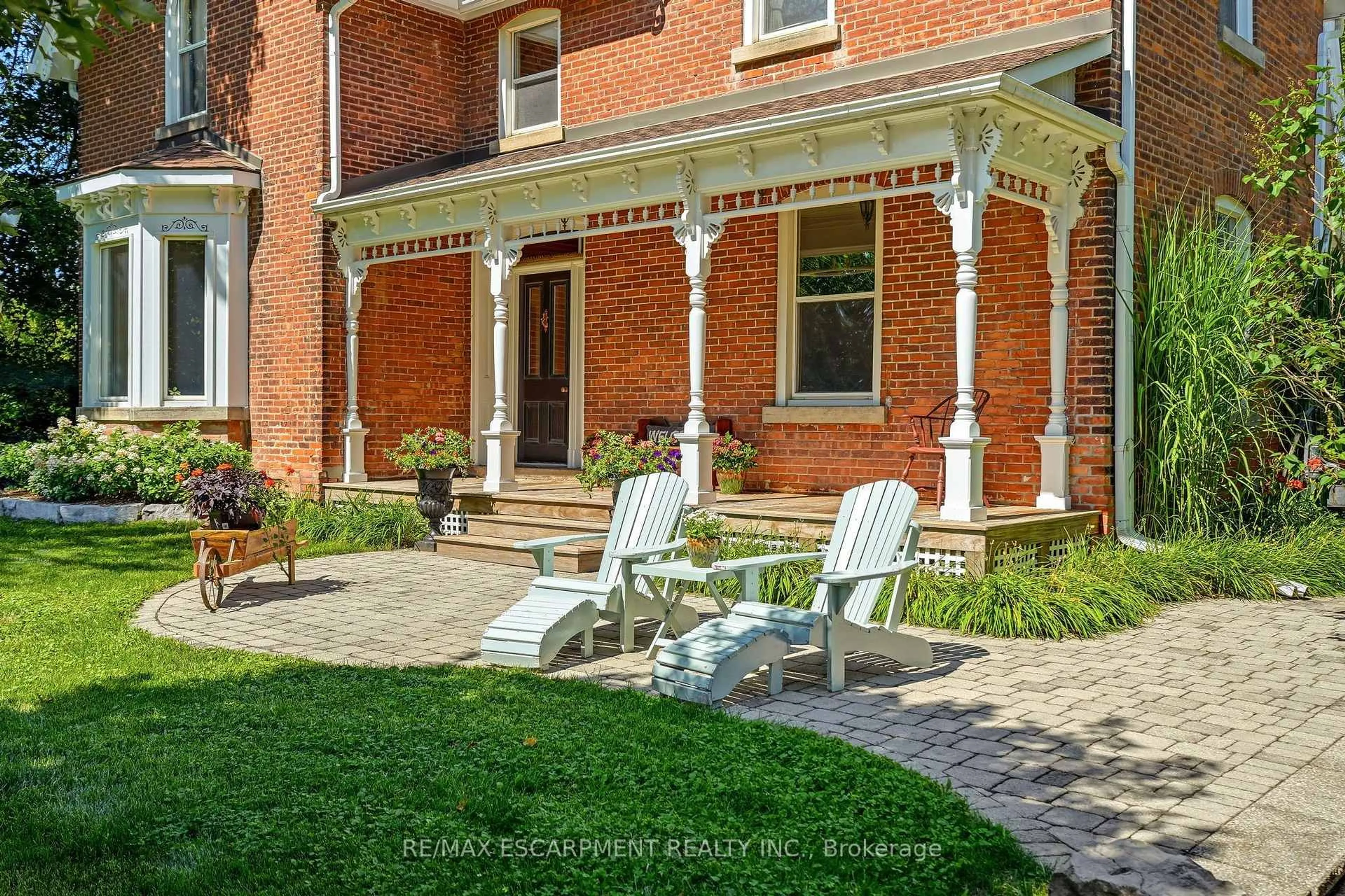 Home with brick exterior material, street for 5515 BLIND Line, Burlington Ontario L7P 0B1