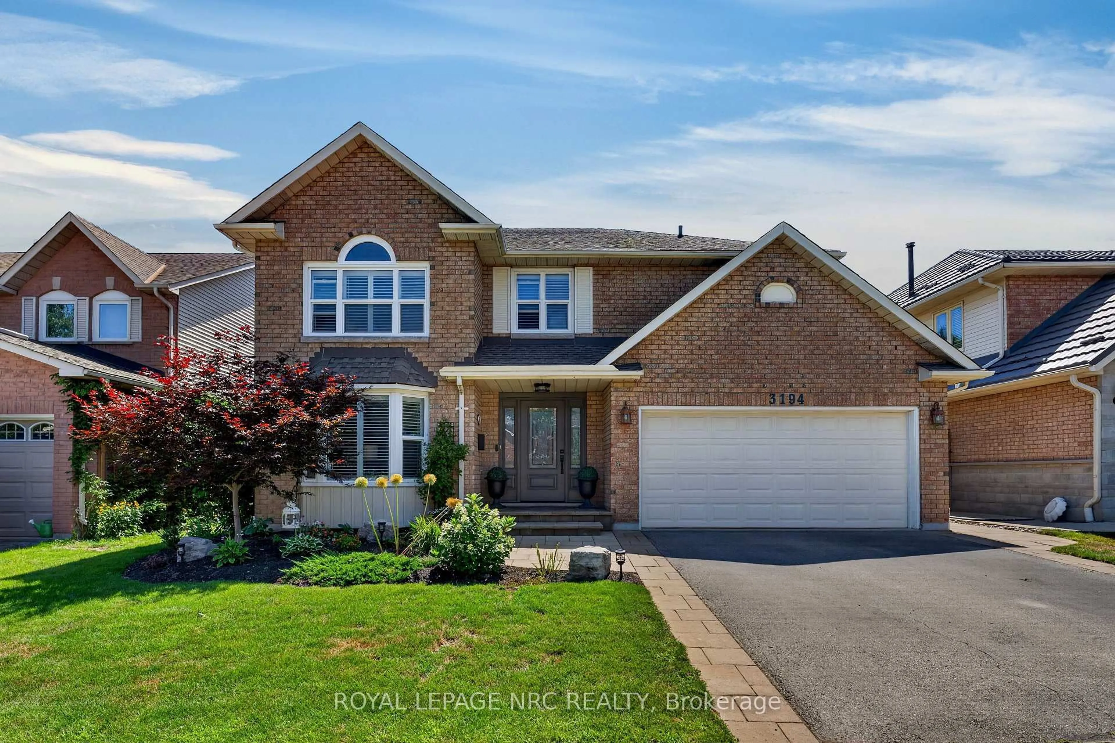 Home with brick exterior material, street for 3194 Tania Cres, Burlington Ontario L7M 3M7