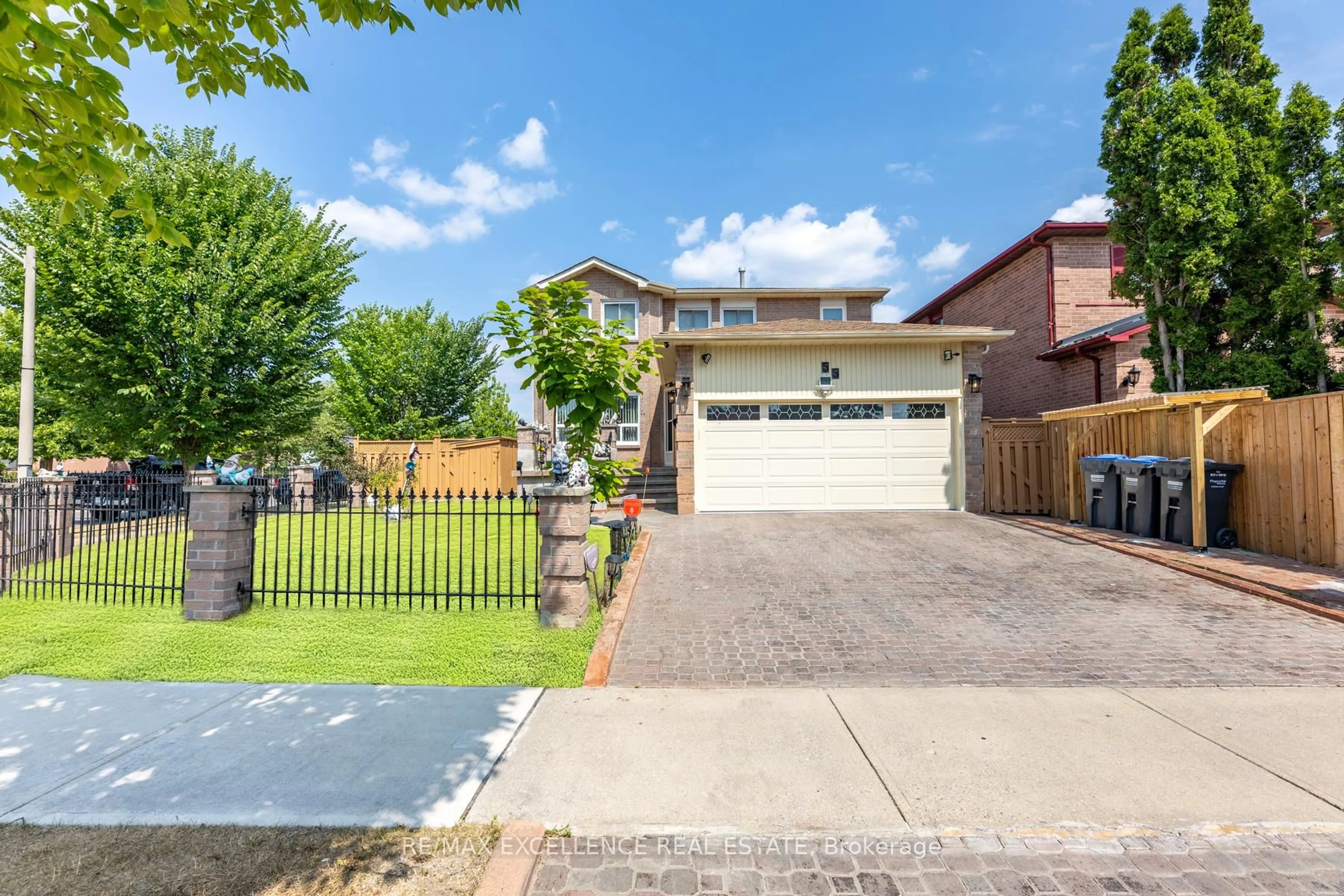 A pic from outside/outdoor area/front of a property/back of a property/a pic from drone, street for 55 Atkins Circ, Brampton Ontario L6X 4B9