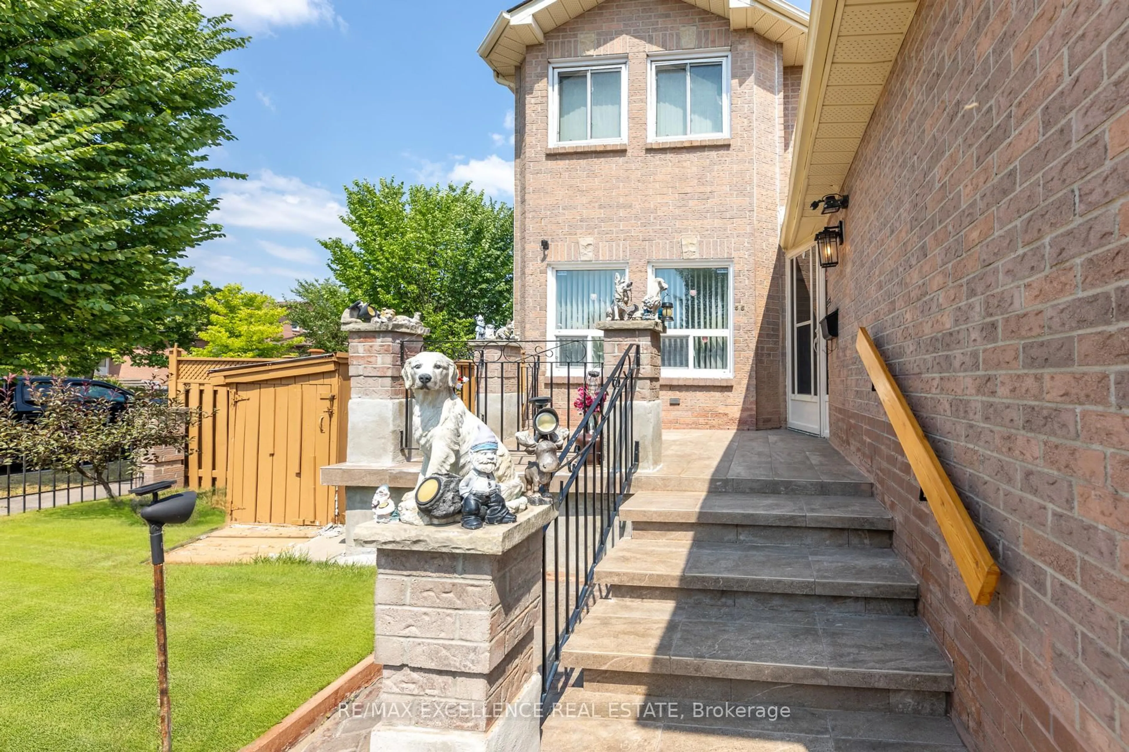Unknown for 55 Atkins Circ, Brampton Ontario L6X 4B9