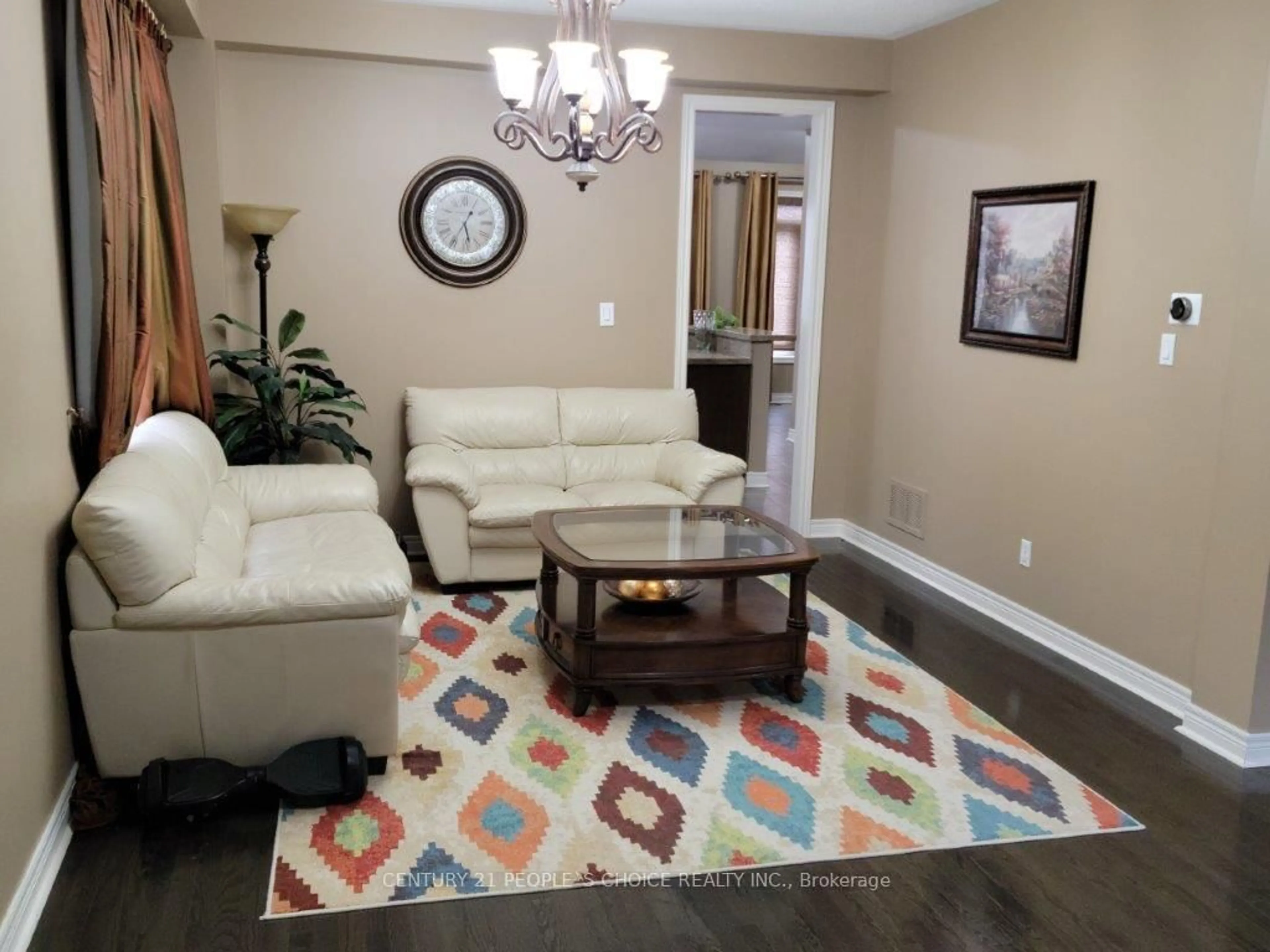 Living room with furniture, unknown for 3240 Tacc Dr, Mississauga Ontario L5M 0H3