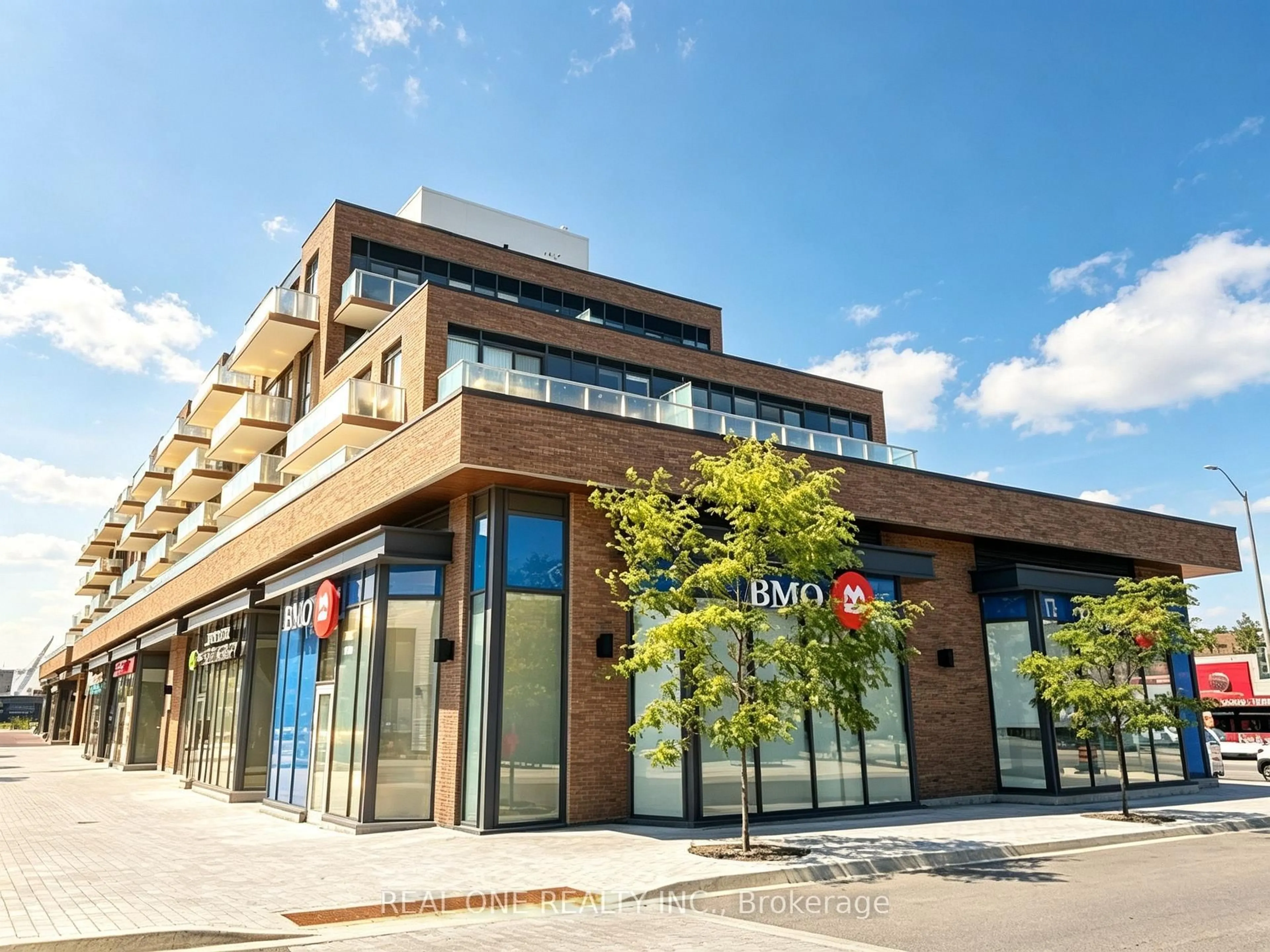 Patio, building for 215 Lakeshore Rd #333, Mississauga Ontario L5H 0A7