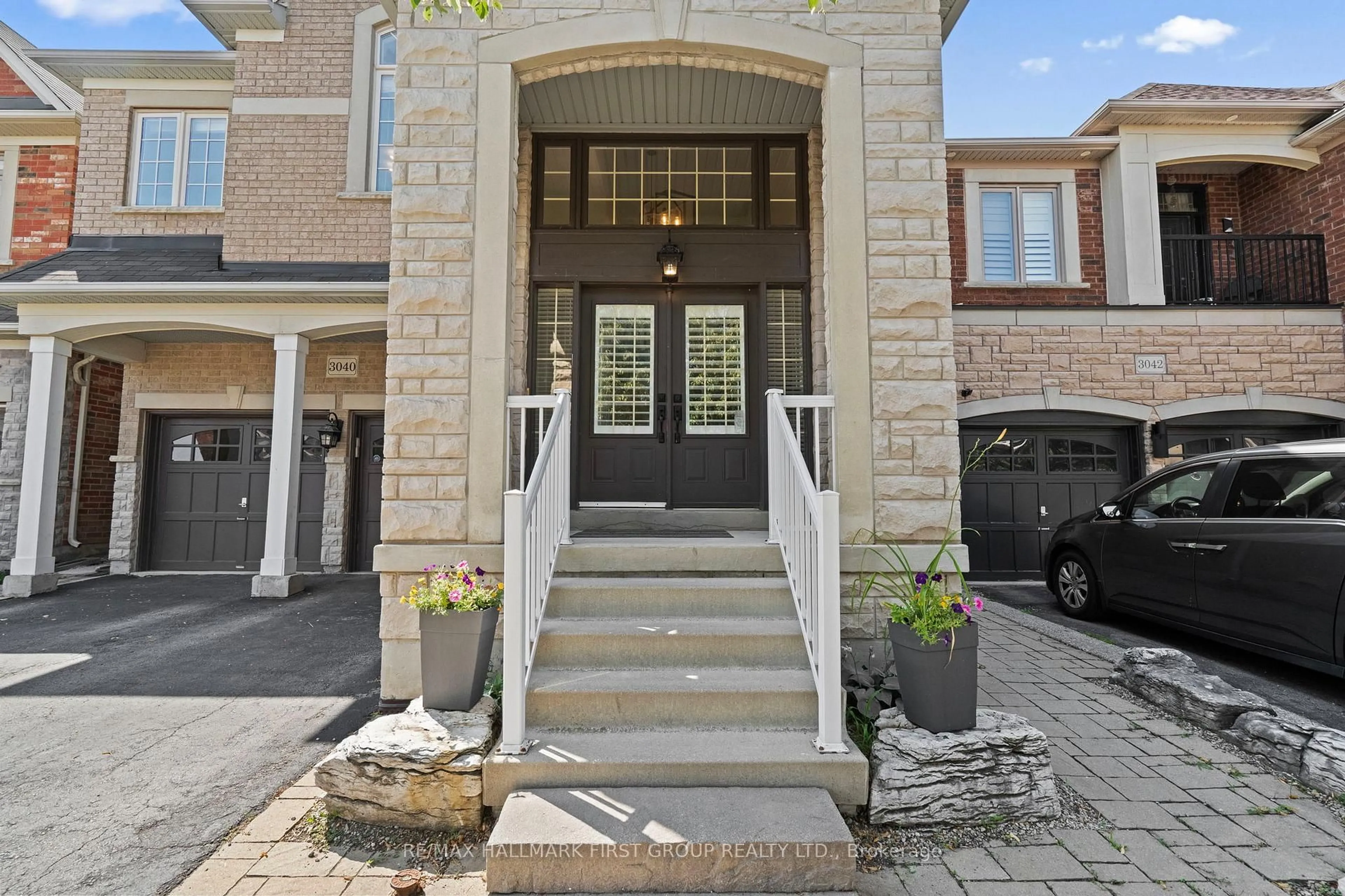 Indoor entryway for 3040 Ferguson Dr, Burlington Ontario L7M 0G5