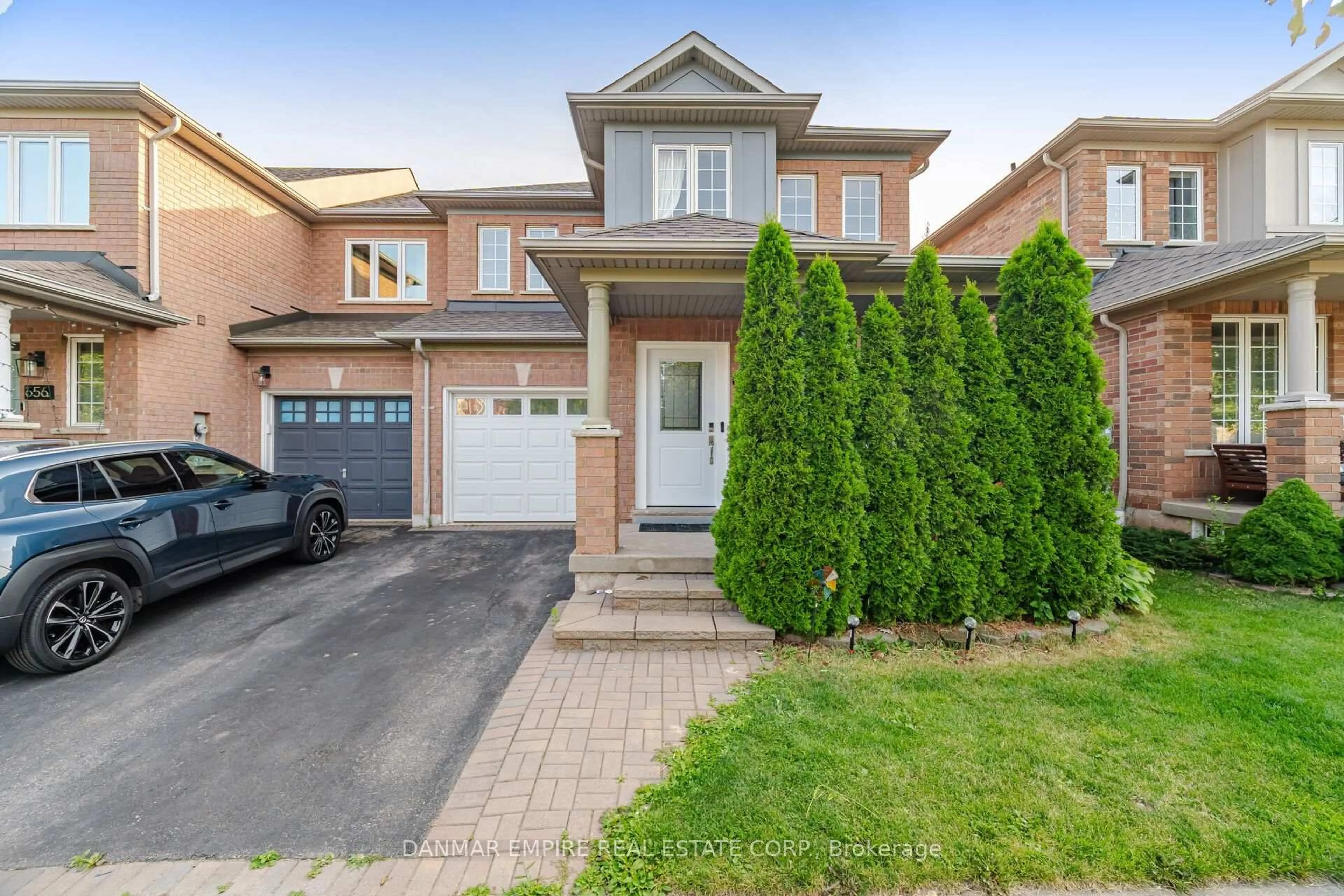 Home with brick exterior material, street for 658 Julia Ave, Burlington Ontario L7Z 6X3