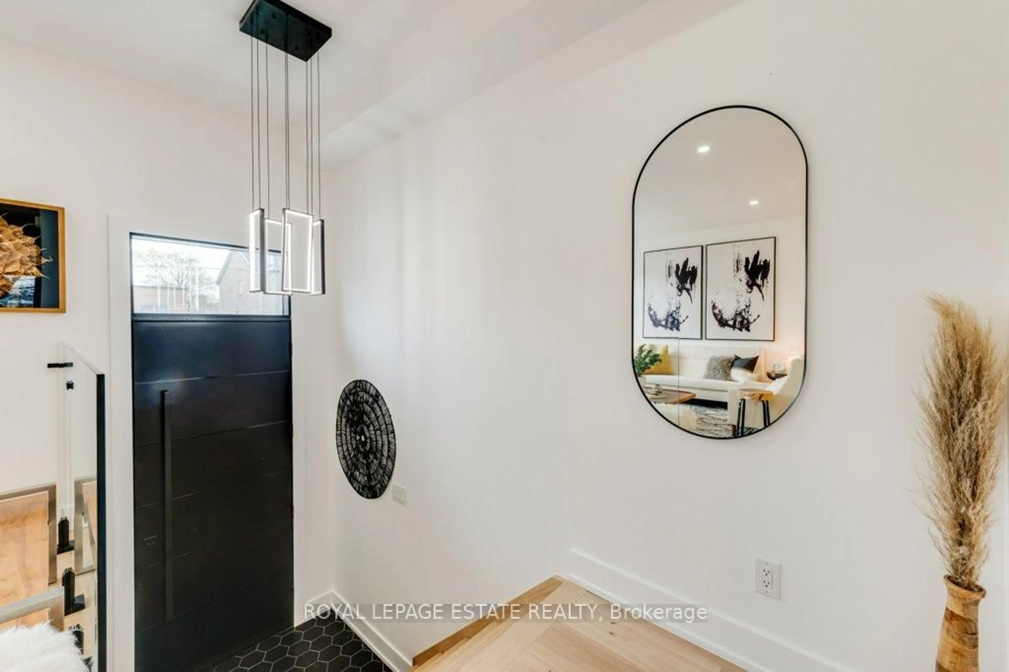Indoor entryway for 4 Lunness Rd, Toronto Ontario M8W 4M3