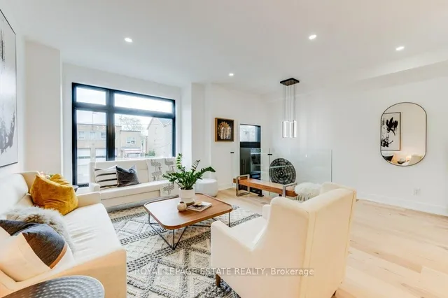 4 Lunness Rd, Toronto 5
