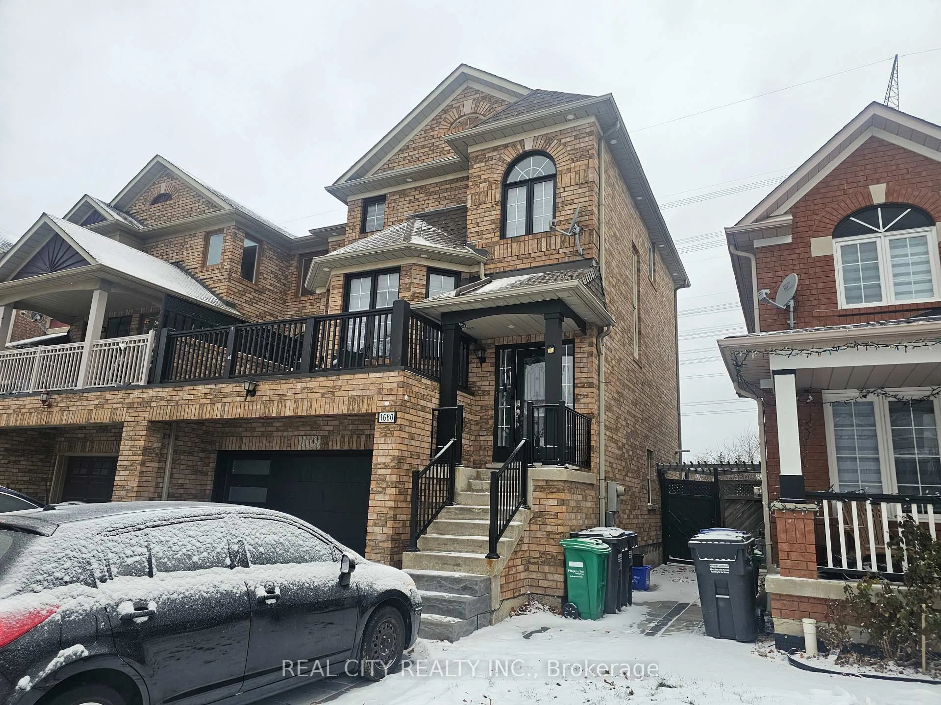 Home with brick exterior material, street for 1680 Samuelson Circ, Mississauga Ontario L5N 7Z7