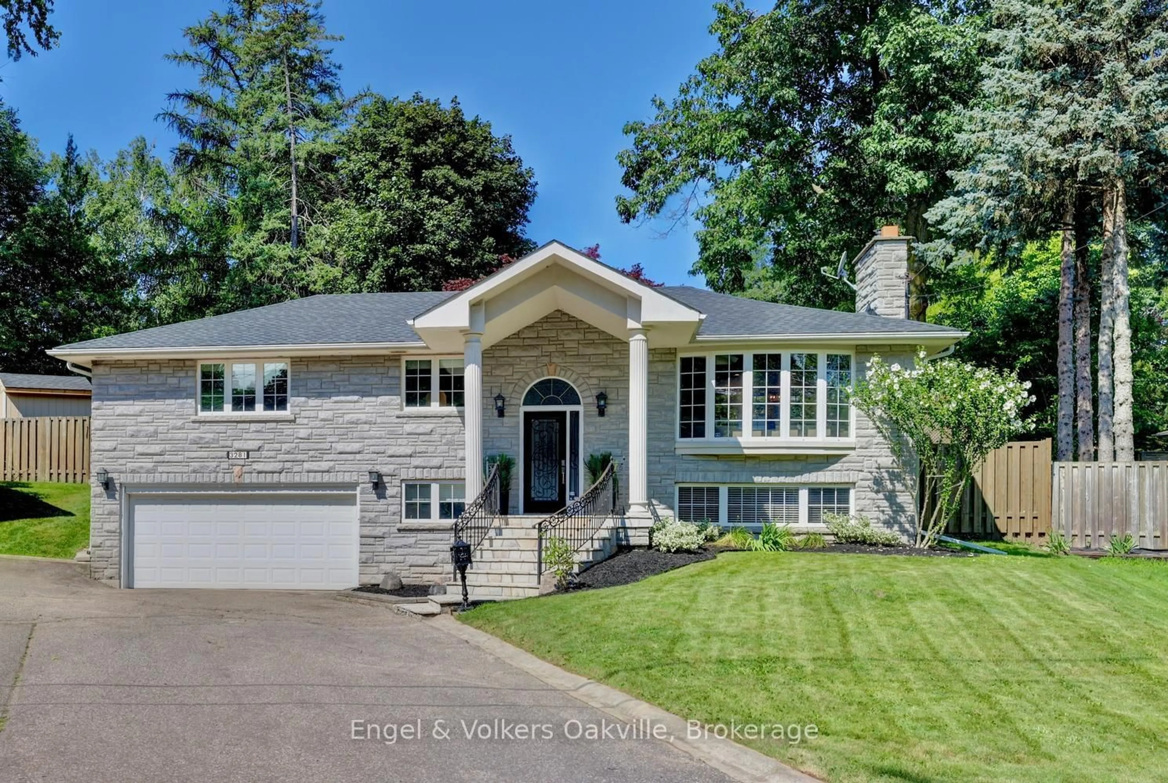 Unknown for 3281 Flanagan Cres, Mississauga Ontario L5C 2M7