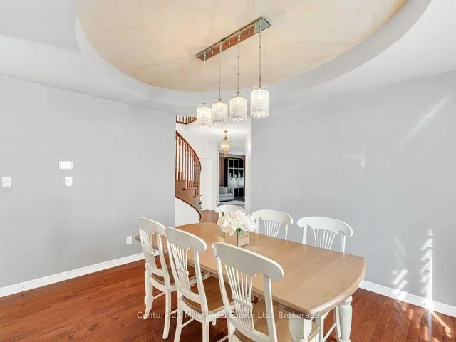 2380 Gladacres Lane, Oakville 5
