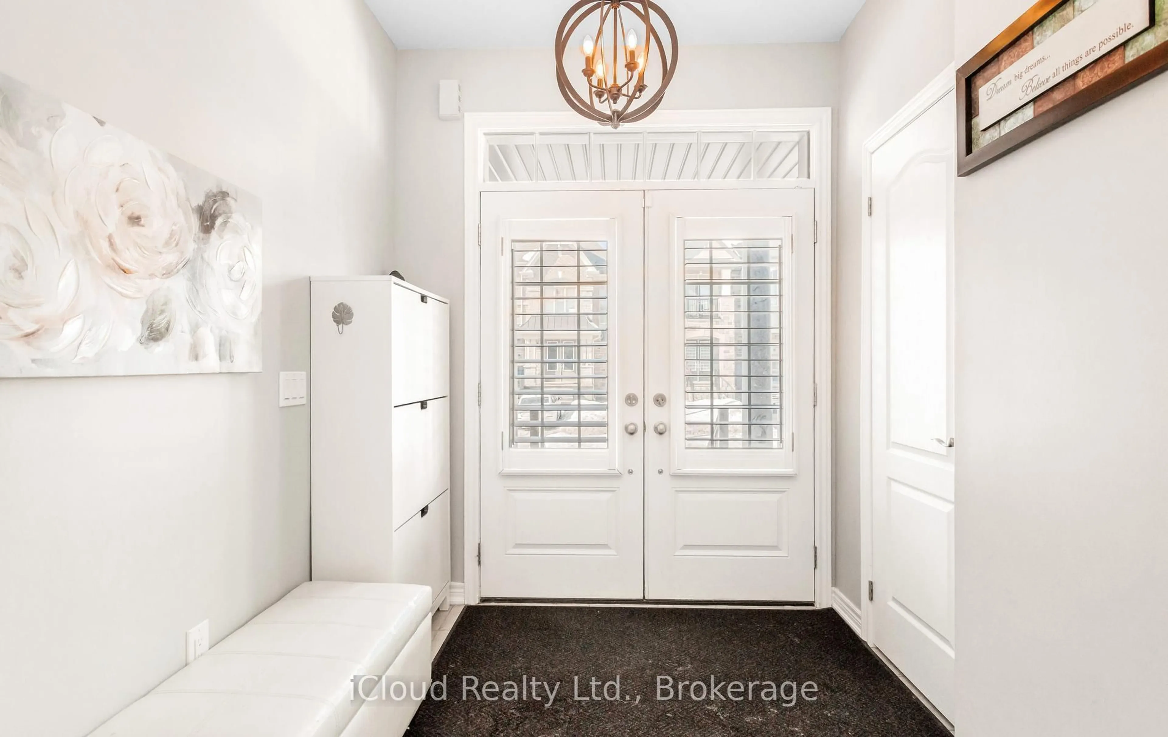 Indoor entryway for 65 Stowmarket St, Caledon Ontario L7C 4B1