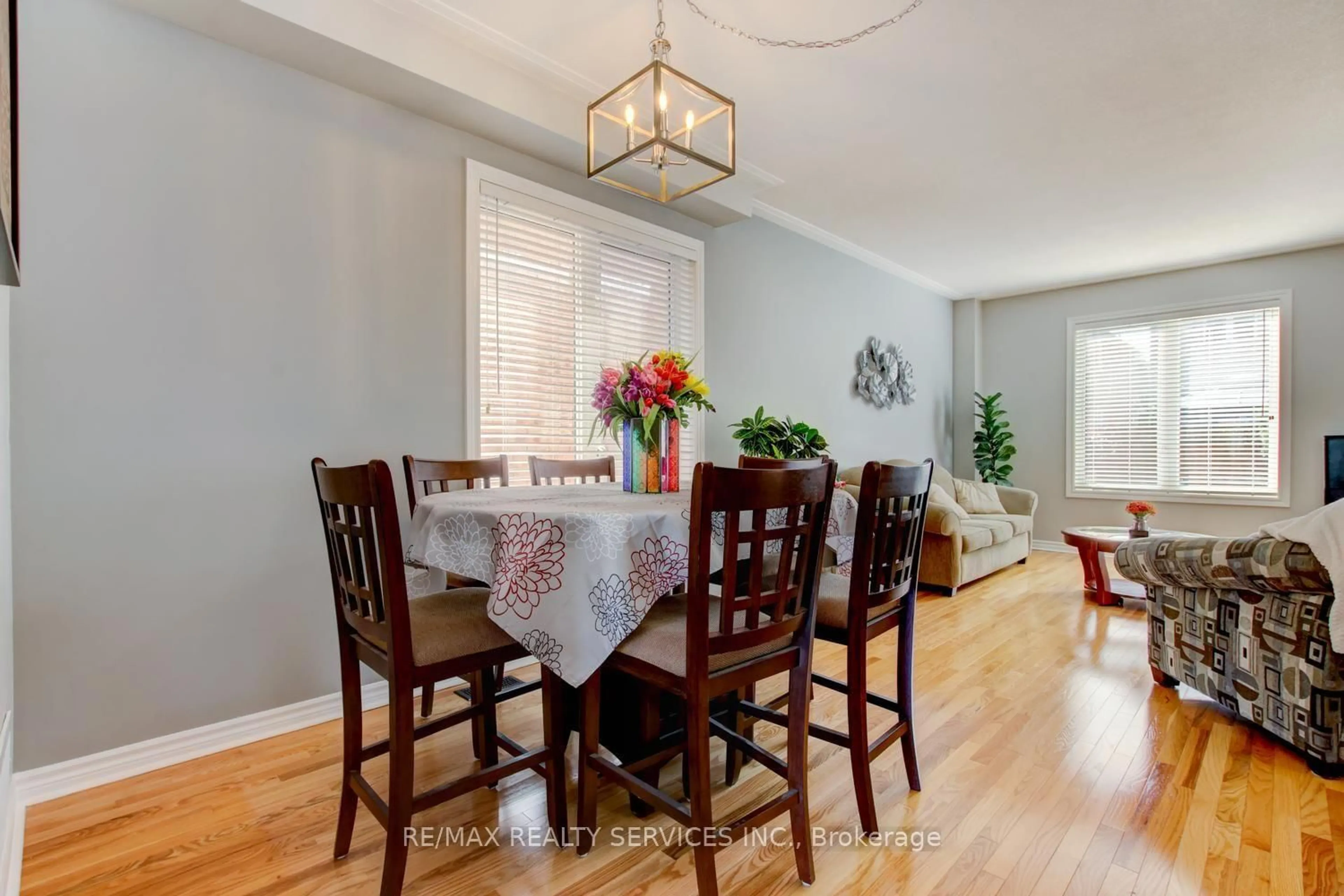 Dining room, wood/laminate floor for 35 Hardgate Cres, Brampton Ontario L7A 3V7