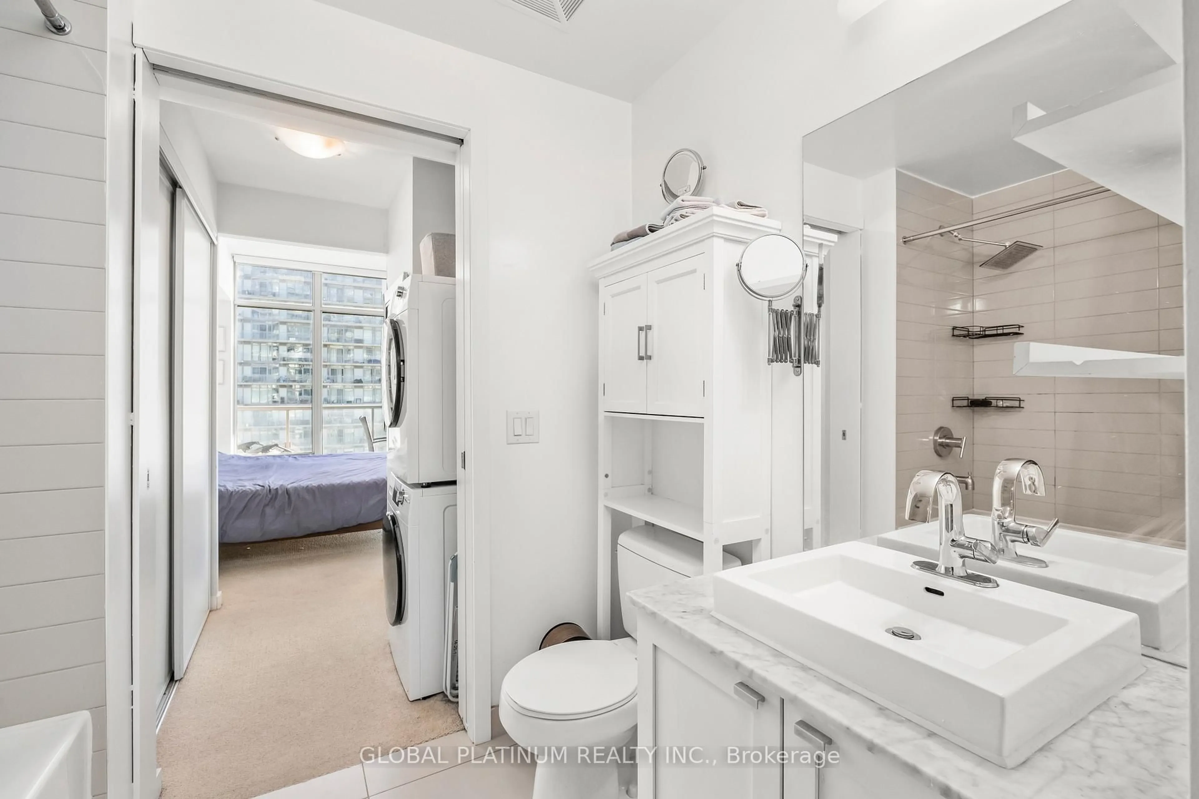 Standard bathroom, ceramic/tile floor for 105 The Queensway Way #2014, Toronto Ontario M6S 5B5