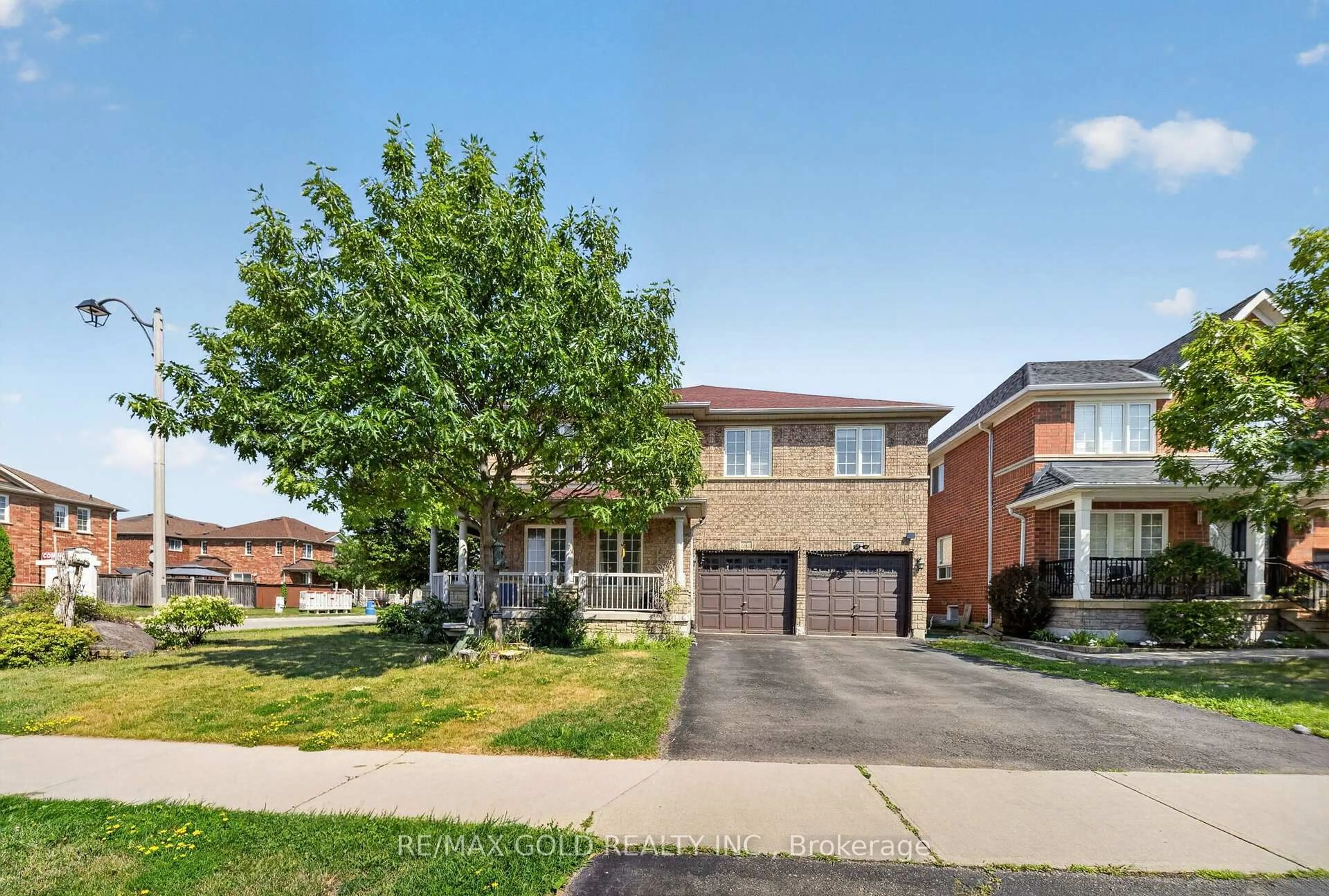 Home with brick exterior material, street for 4 SUNNYVIEW Rd, Brampton Ontario L7A 3E3