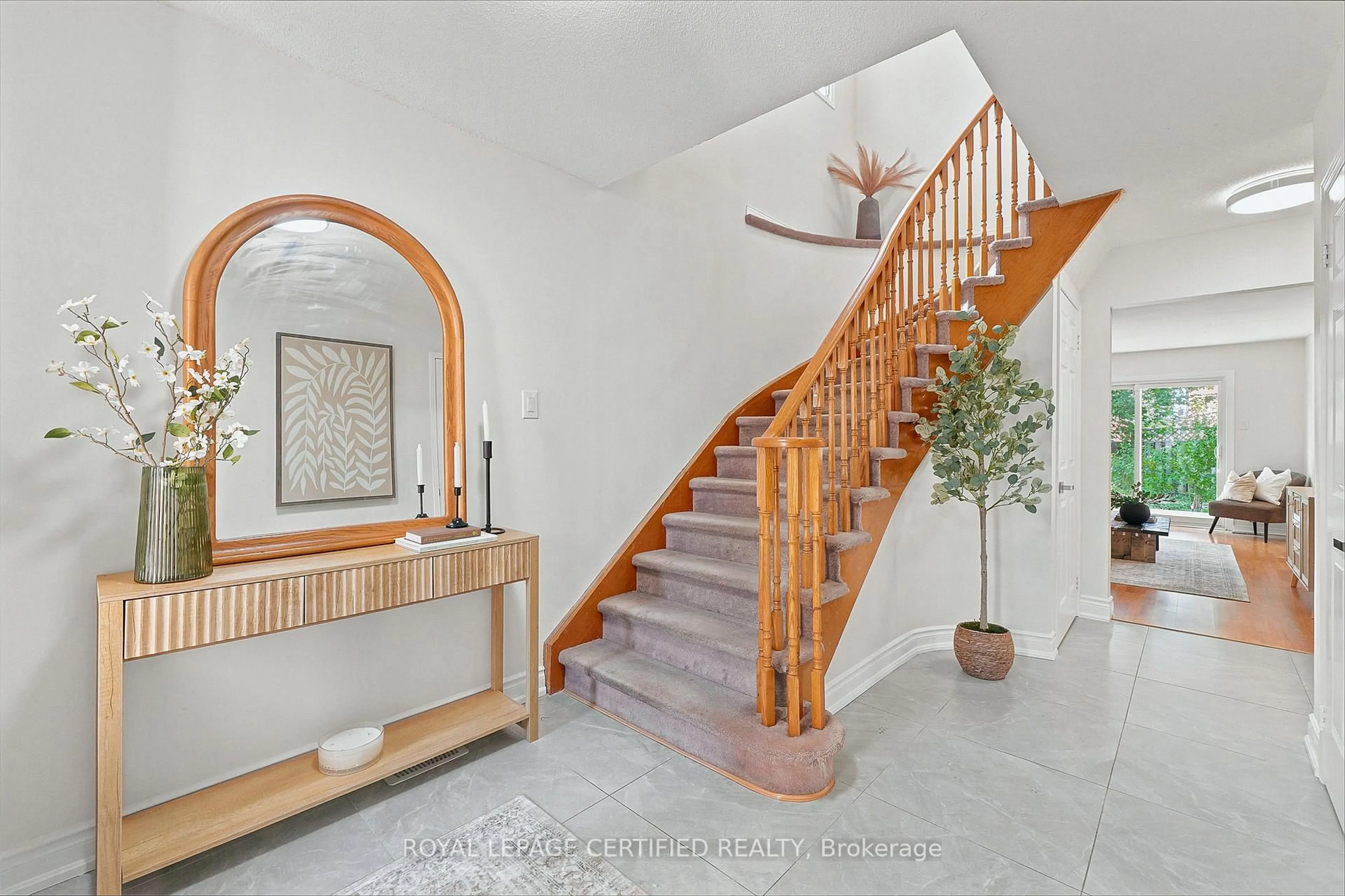 Unknown for 3135 Shadetree Dr, Mississauga Ontario L5N 6P3