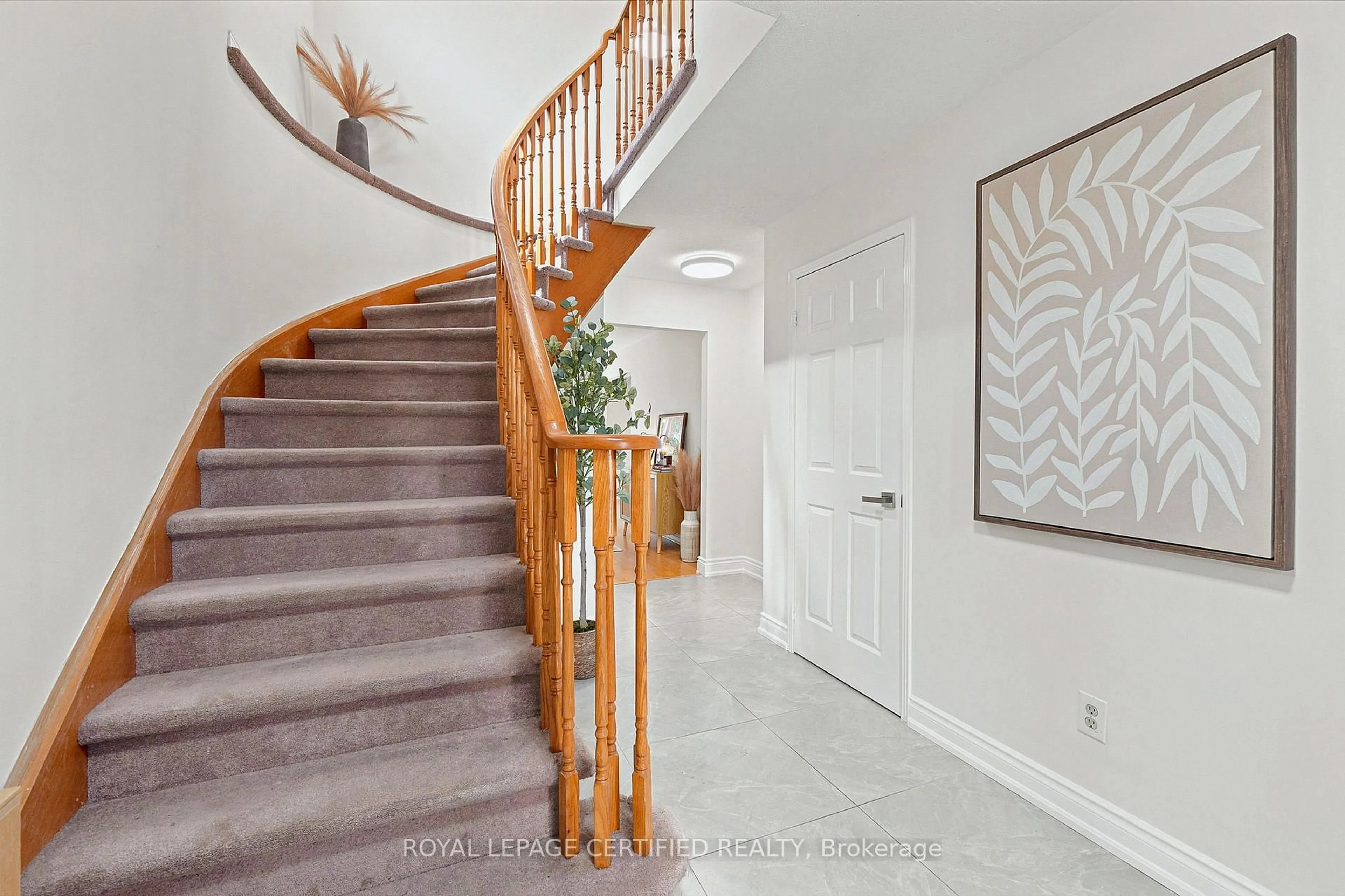 Unknown for 3135 Shadetree Dr, Mississauga Ontario L5N 6P3